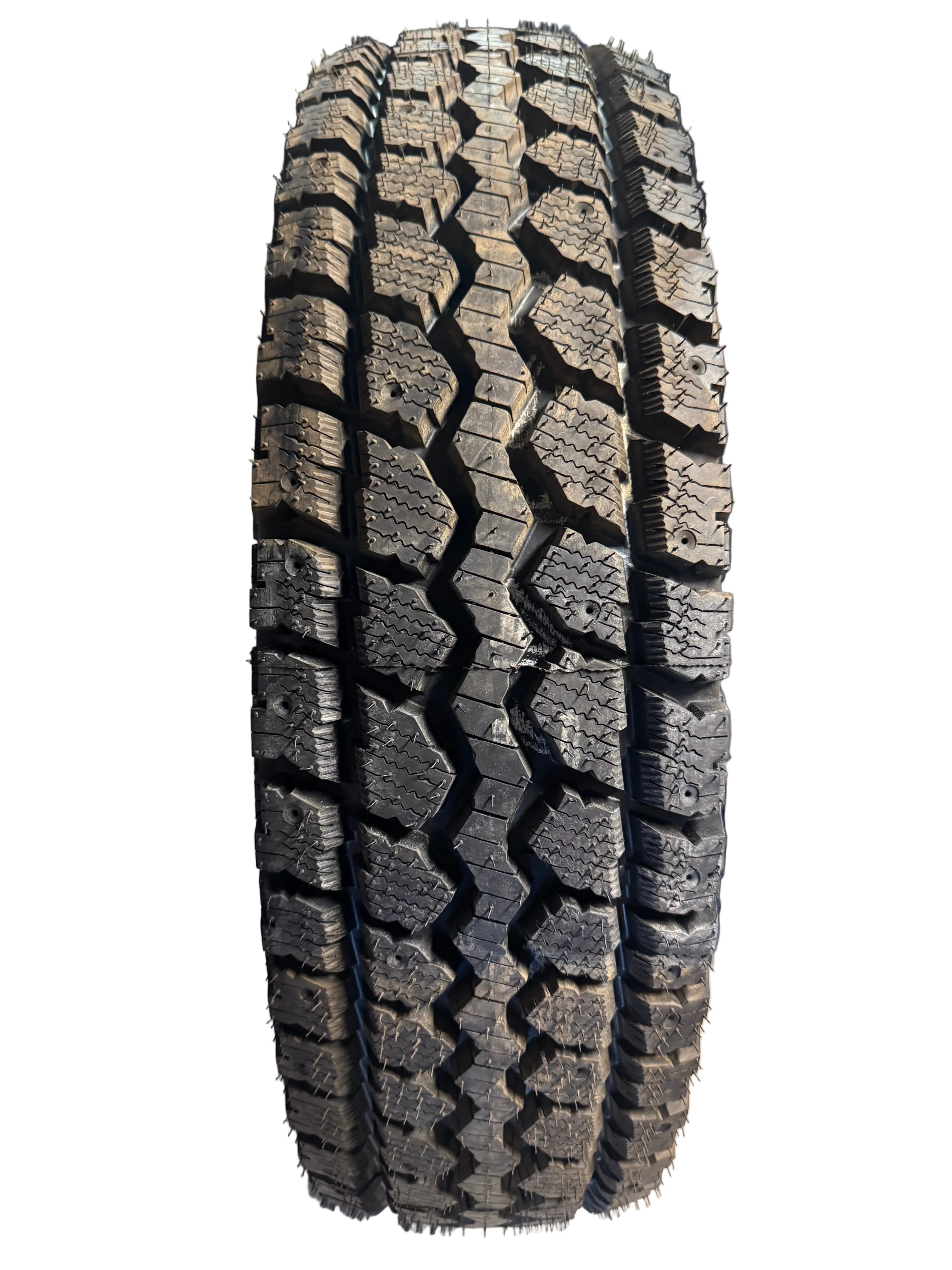 2 NOS MASTERCRAFT COURSER MSR BSW LT 235 80 17 120/117 10PLY WINTER TIRE 90000005742