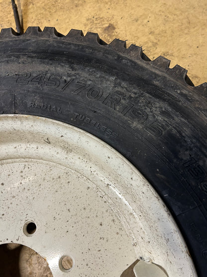 NOS TOYO M919 BSW 245 70 19.5 136/134J  ALL POSITION TIRE W/ WHEEL TM91924570195