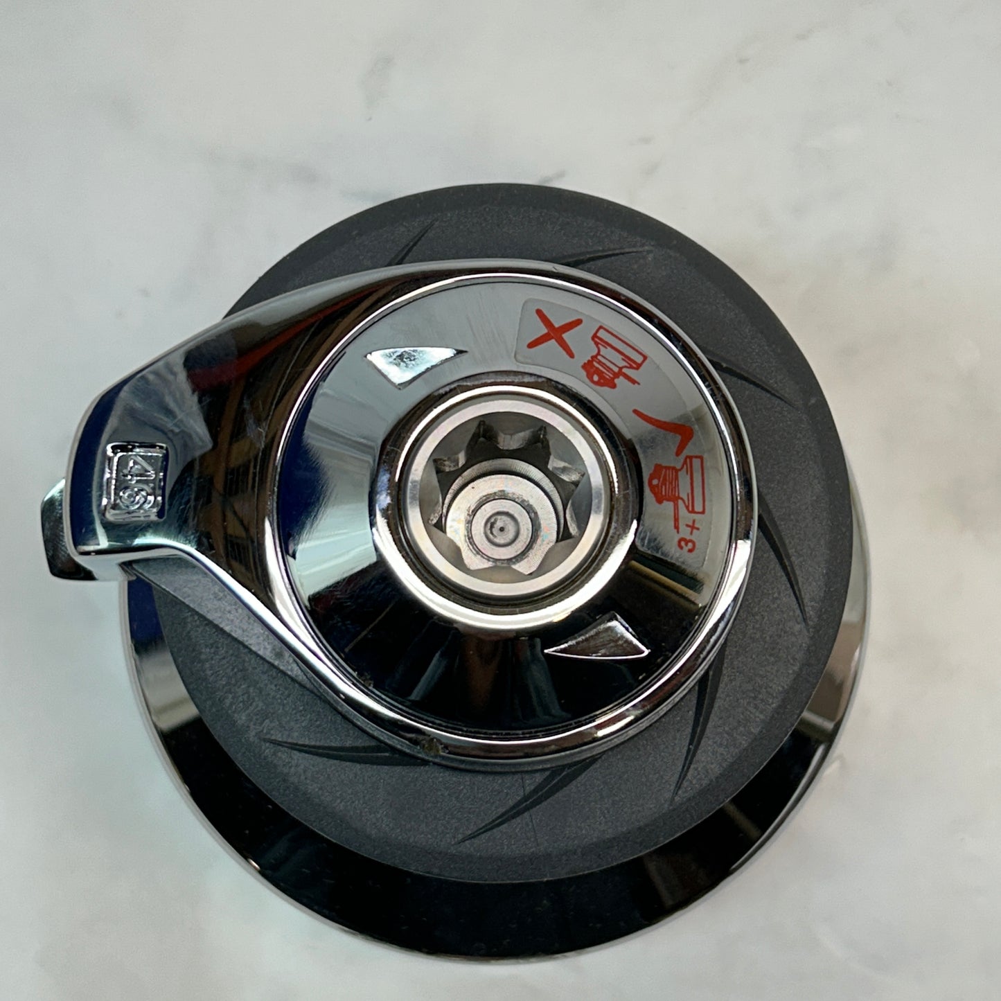 LEWMAR OCEAN SERIES 48ST HYDRAULIC BOAT WINCH CHROME FINISH