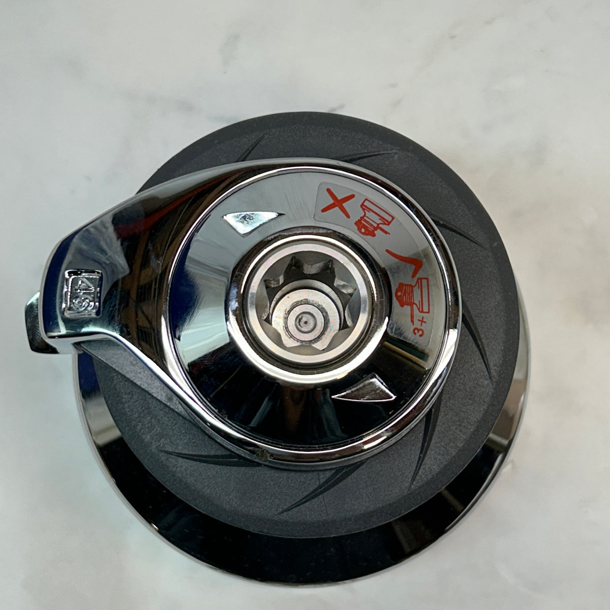 LEWMAR OCEAN SERIES 48ST HYDRAULIC BOAT WINCH CHROME FINISH