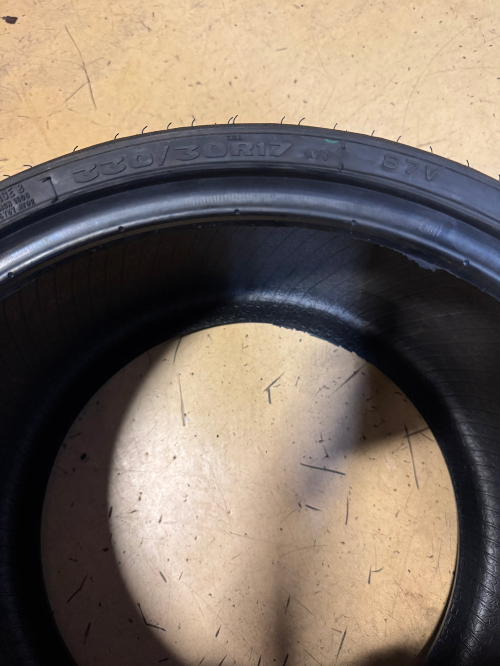 AVON AV92 COBRA CHROME BSW 330 30 17 87V REAR MOTORCYCLE TIRE 638229