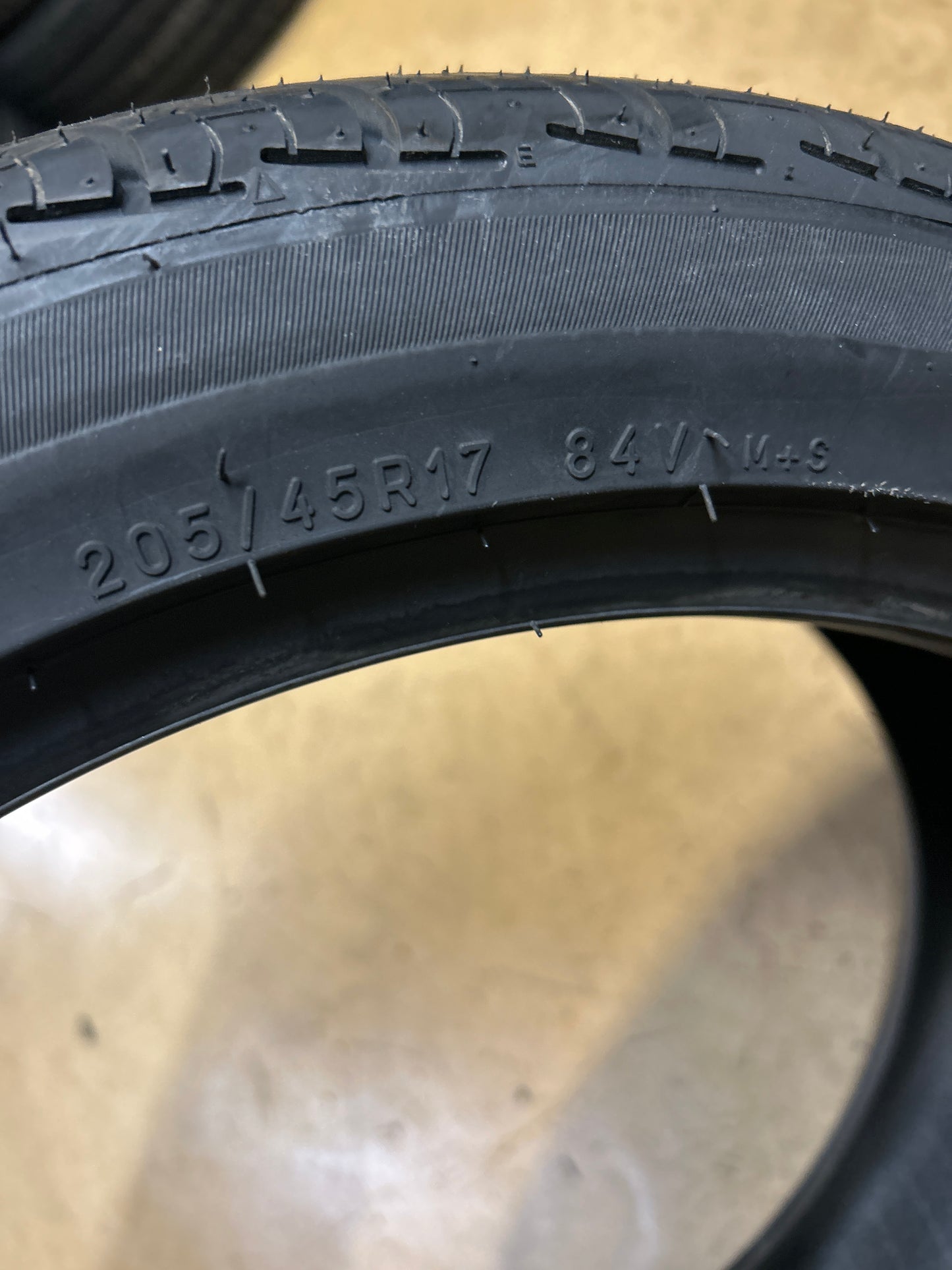 2 UNIROYAL TIGER PAW TOURING A/S BSW P 205 45 17 84V  ALL SEASON TIRE 81433