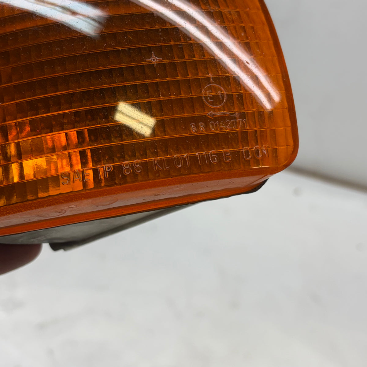 GENUINE PORSCHE BOSCHE 911 964 INDICATOR AMBER LIGHT RIGHT 96463140600
