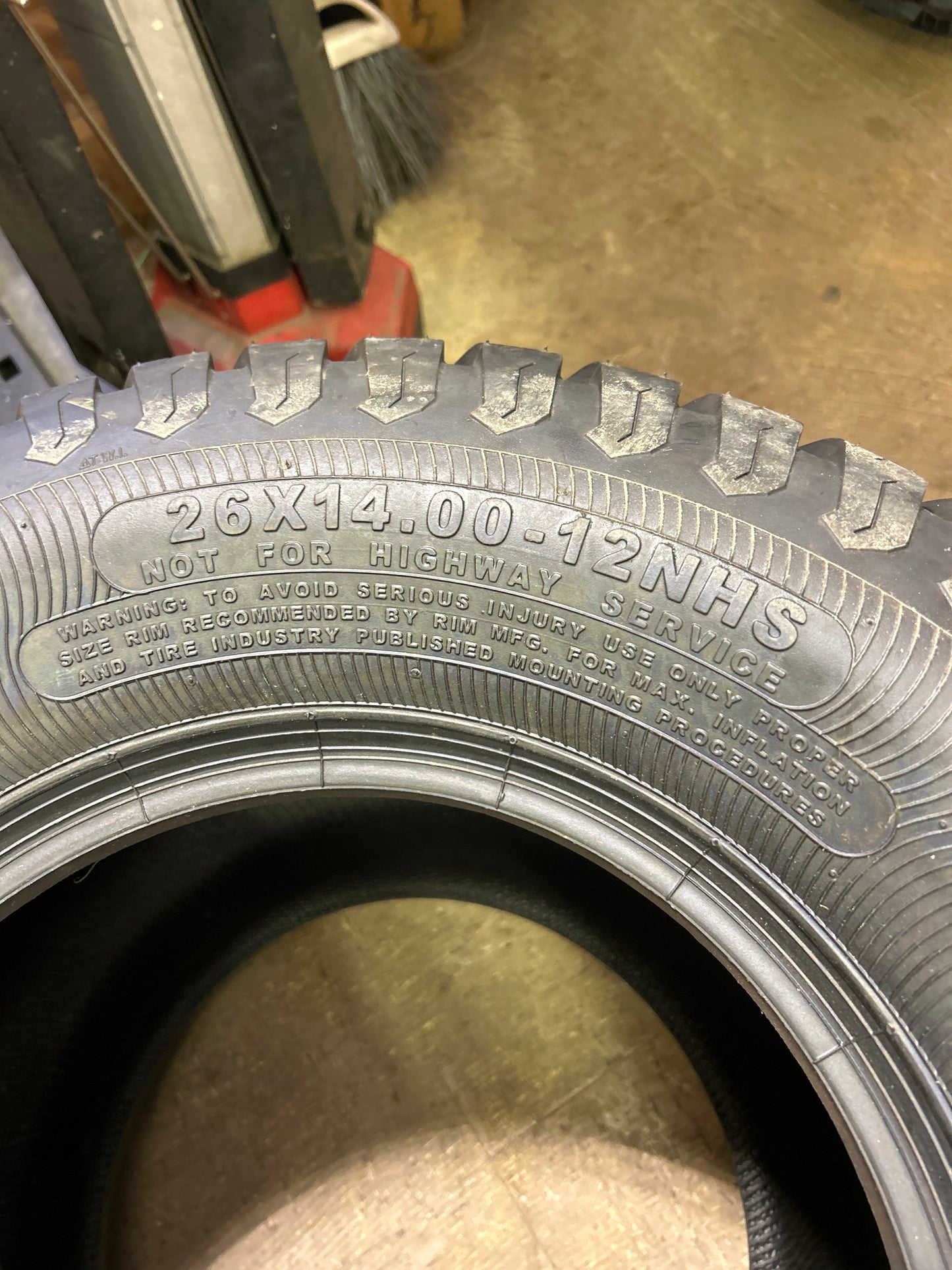 OTR LITEFOOT  BSW  26 14 12  ATV/UTV TIRE T40426140012