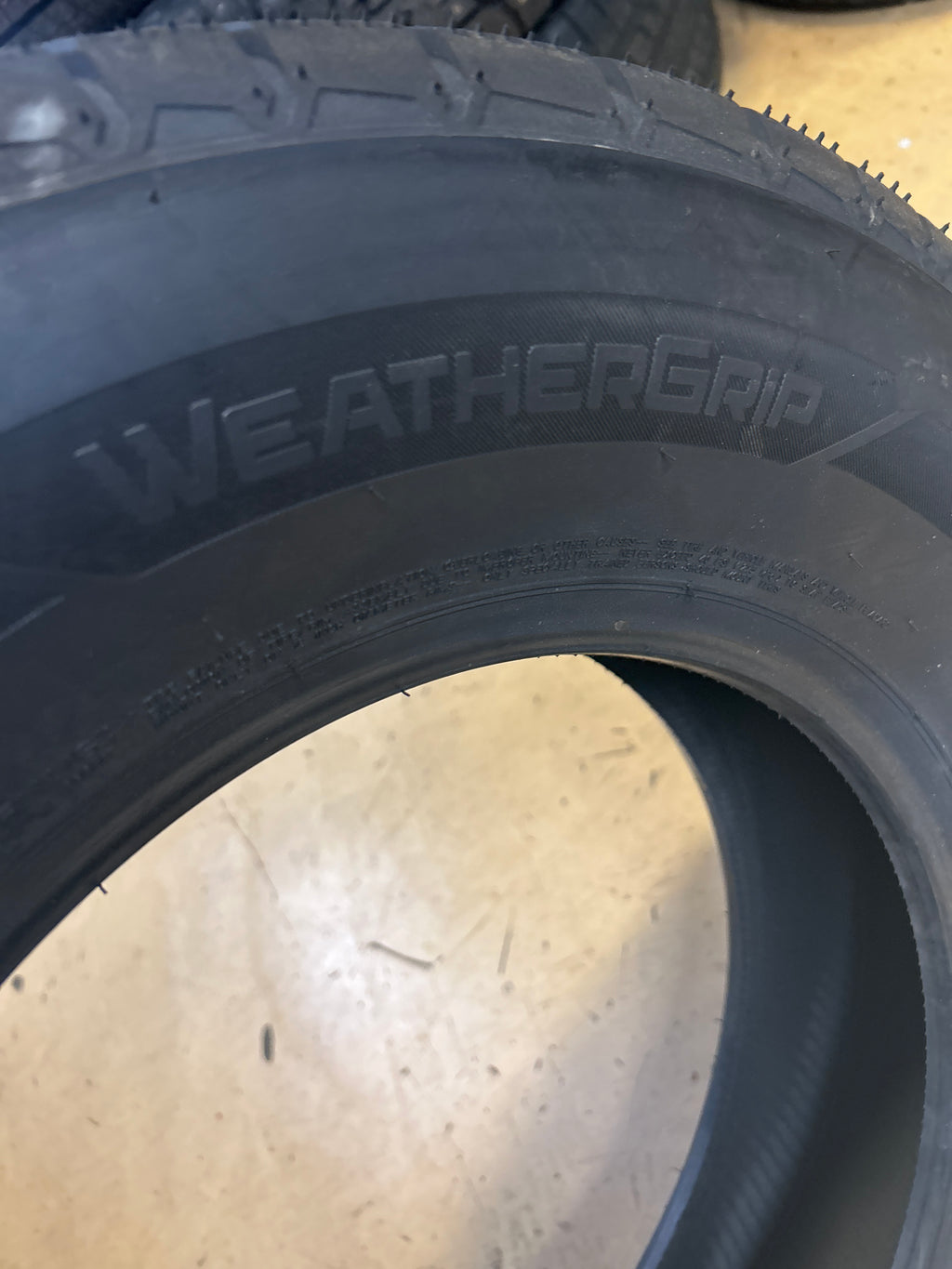 FIRESTONE WEATHERGRIP BSW P215 70 16 100H ALL SEASON TIRE 009164
