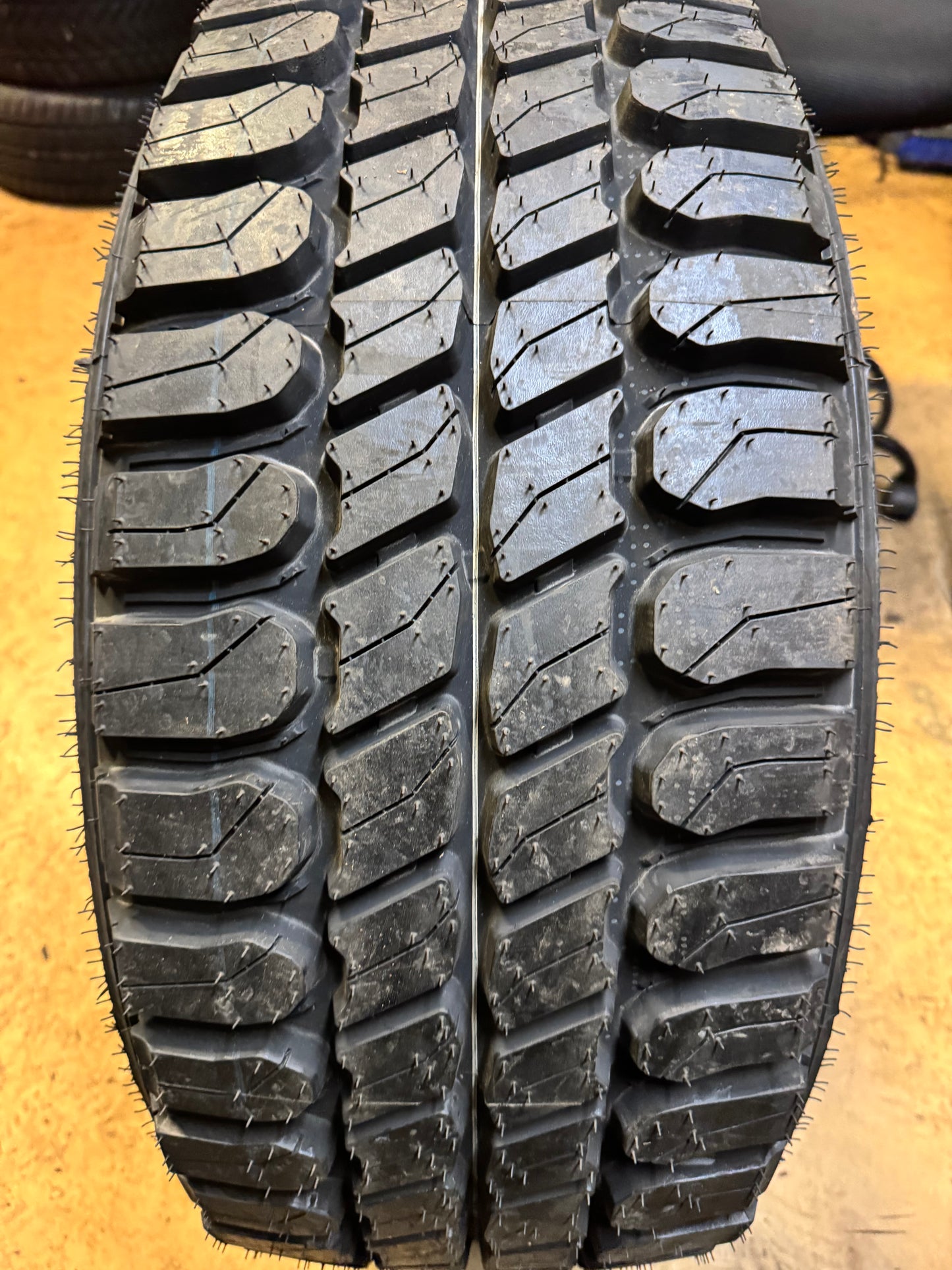 GLADIATOR QR900-MT BSW LT 33 12.5 18 120Q 10PLY MUD TERRAIN TIRE 1932258533