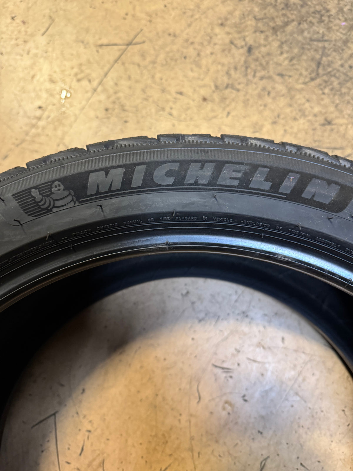 MICHELIN PILOT ALPIN 5 BSW P 265 40 19 102V WINTER TIRE 16405