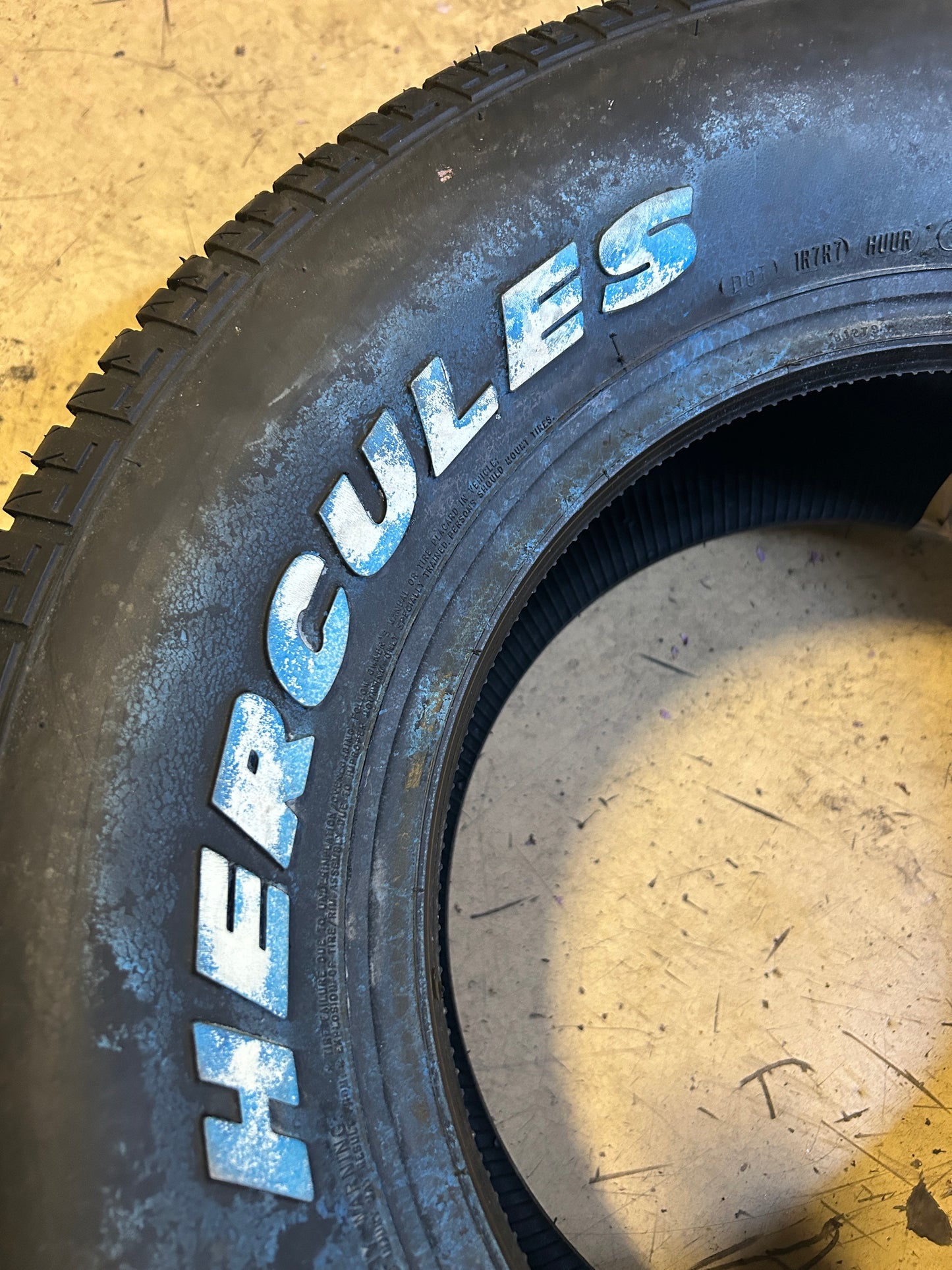 HERCULES H/P 4000 RWL P 275 60 15 107T ALL SEASON TIRE 02796