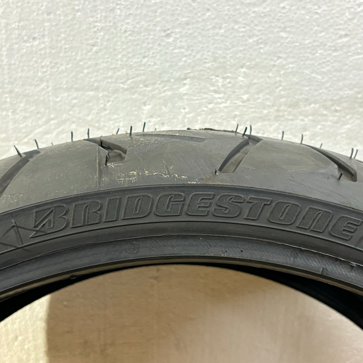 NOS BRIDGESTONE EXEDRA G852 BSW 210 40 18 73H REAR MOTORCYCLE TIRE 002228
