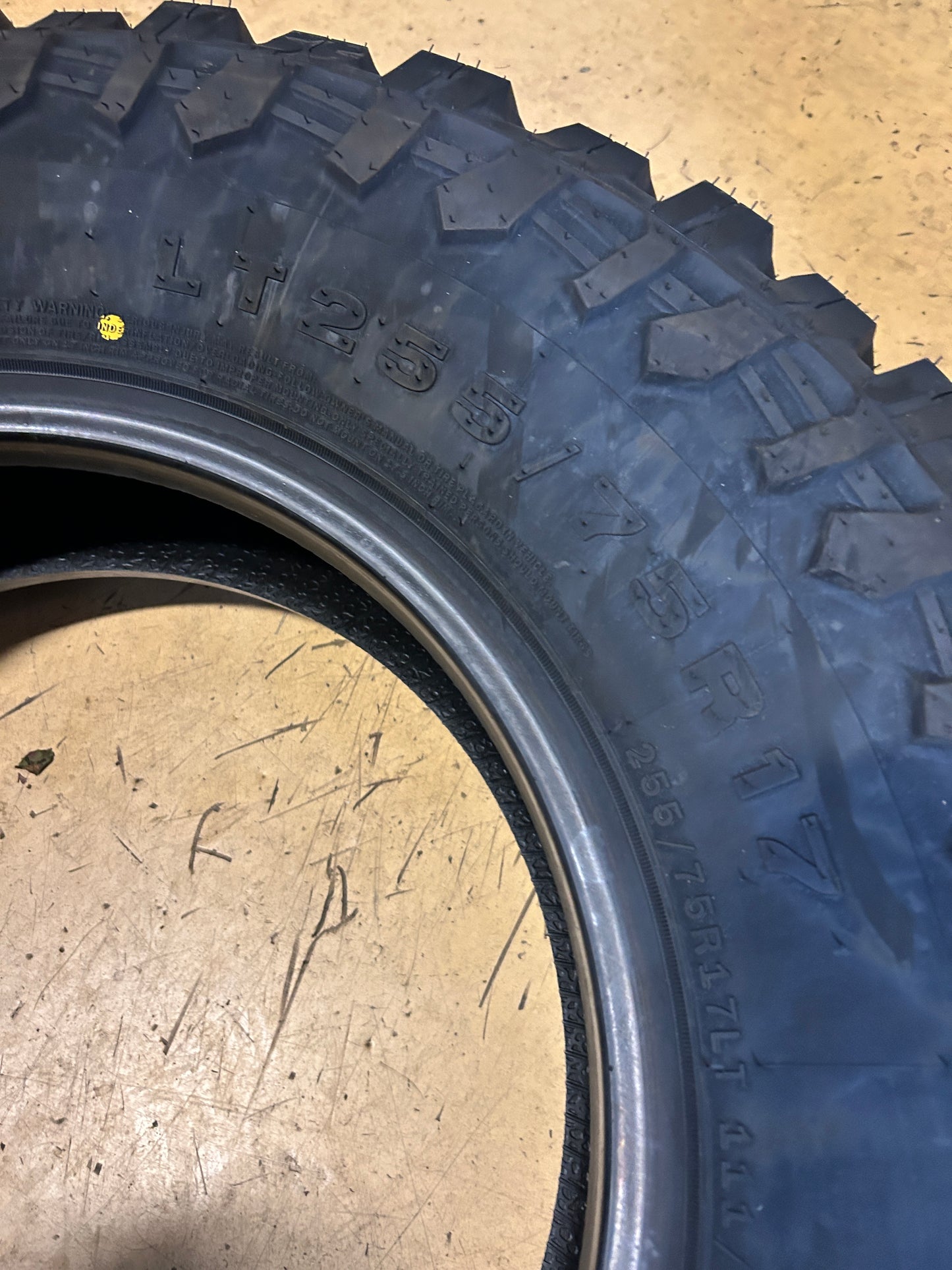 ROADONE CAVALRY M/T BSW LT 255 75 17 111/108Q 6PLY MUD TIRE RL1293