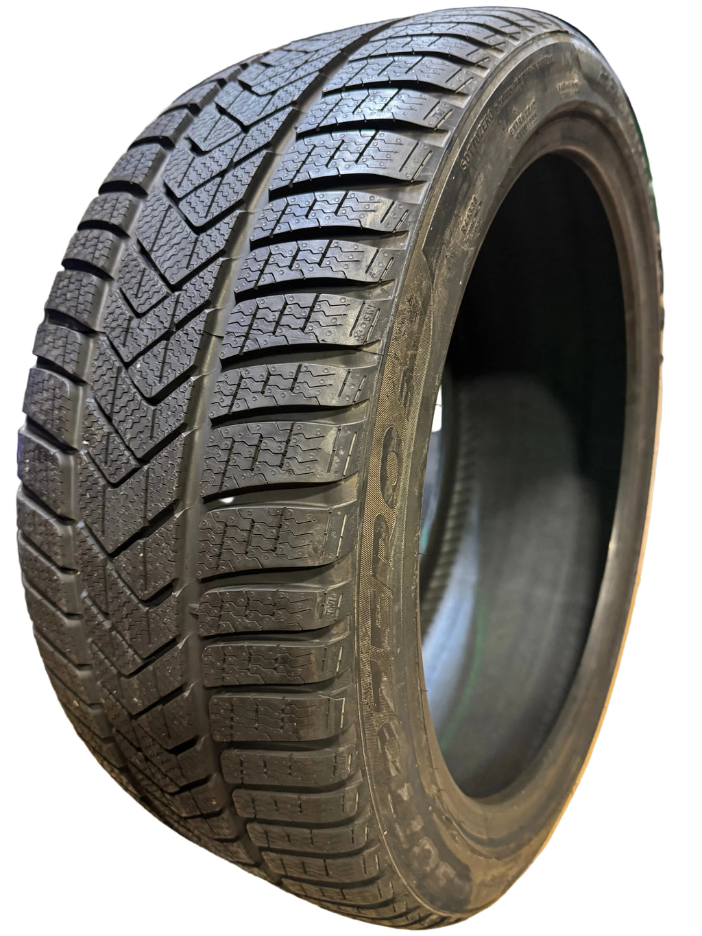 NOS 2 PIRELLI SOTTOZERO 3 BSW P 235 40 19 96V WINTER TIRE 2742600