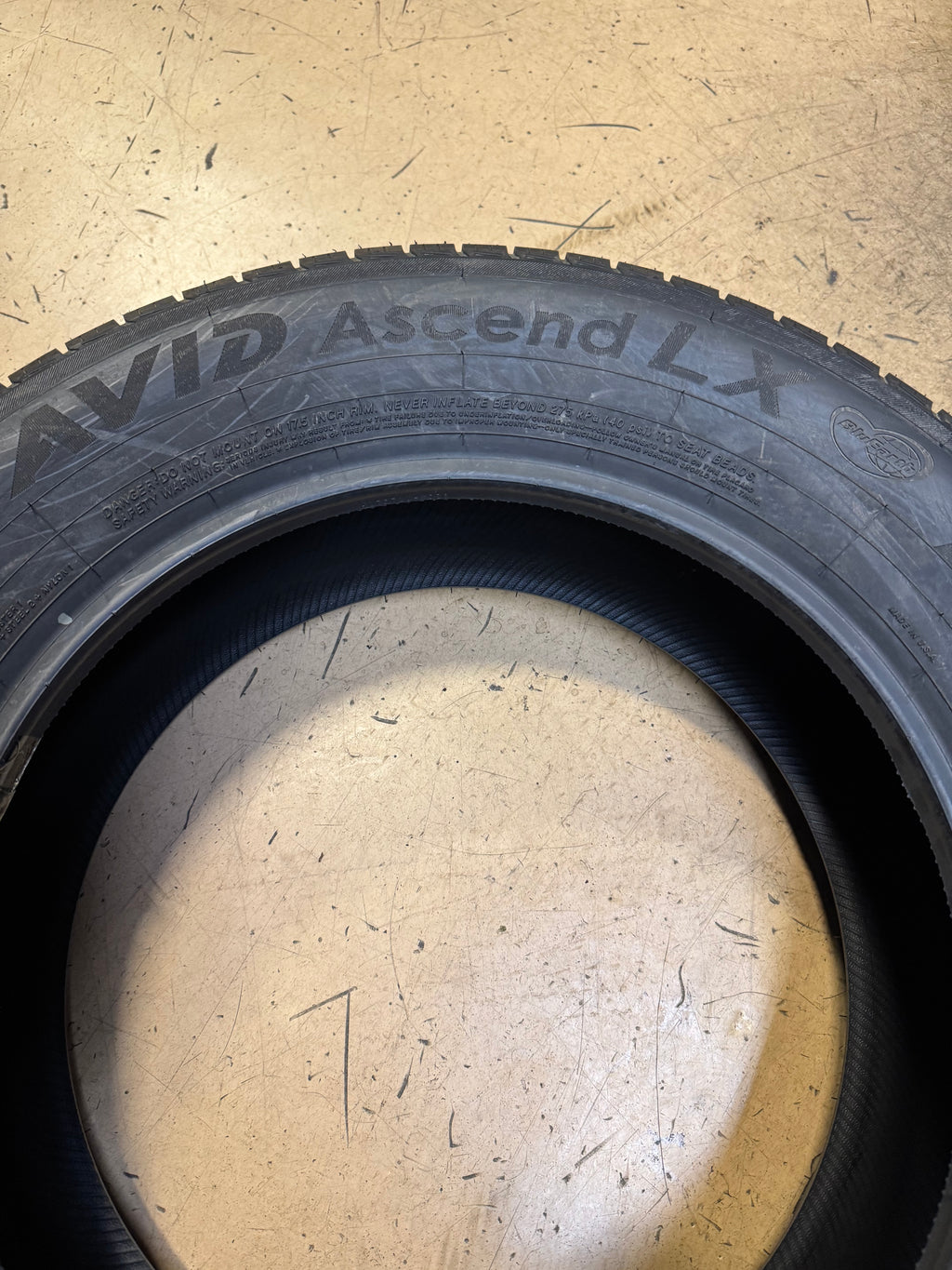 YOKOHAMA AVID ASCEND LX BSW P 215 65 17 99H ALL SEASON TIRE 110132825