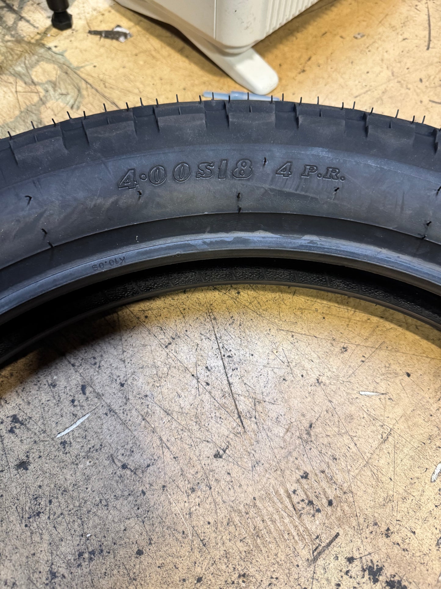 DUNLOP GOLDEN SEAL K70 BSW 4 18 64S 4PLY REAR MOTORCYCLE TIRE 45068129