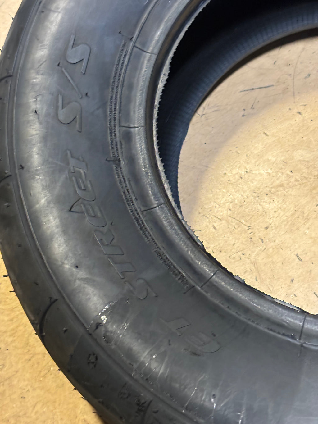 MICKEY THOMPSON ET STREET S/S P 255 60 15 SL PERFORMANCE TIRE 90000024552