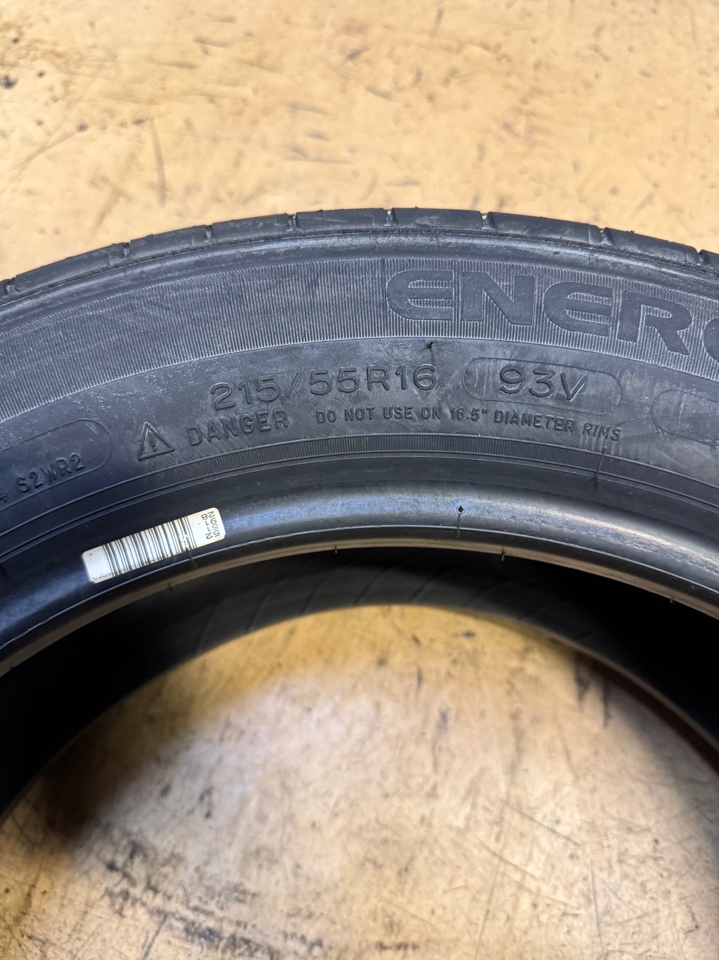 2 NOS MICHELIN ENERGY SAVER A/S BSW P 215 55 16 93V ALL SEASON TIRE 77092