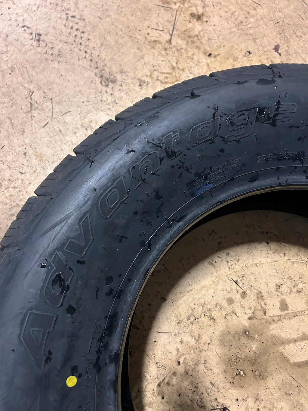 BFGOODRICH ADVANTAGE CONTROL HT ALL SEASON BSW P 275 65 18 116T TIRE 04034