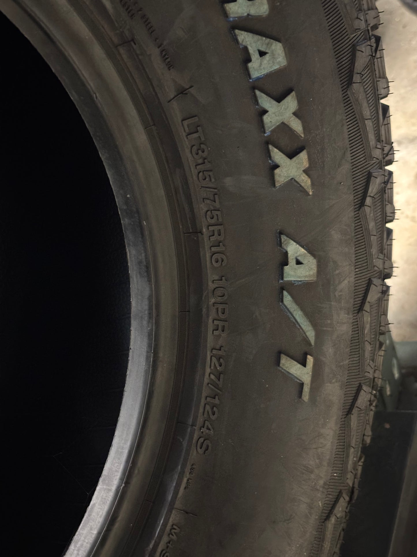 LANDSPIDER WILDTRAXX A/T WL BSW LT 315 75 16 127/124S LRE 10PLY ALL TERRAIN  TIRE LREE4LA