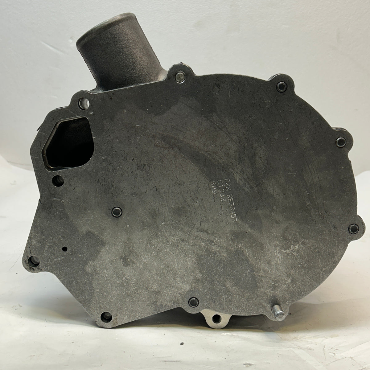 JOHN DEERE WATER PUMP RE33453