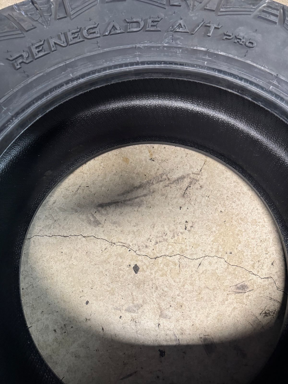 RADAR RENEGADE A/T PRO BSW LT 35 12.5 20 121R 10PLY ALL TERRAIN TIRE RACSTH0010