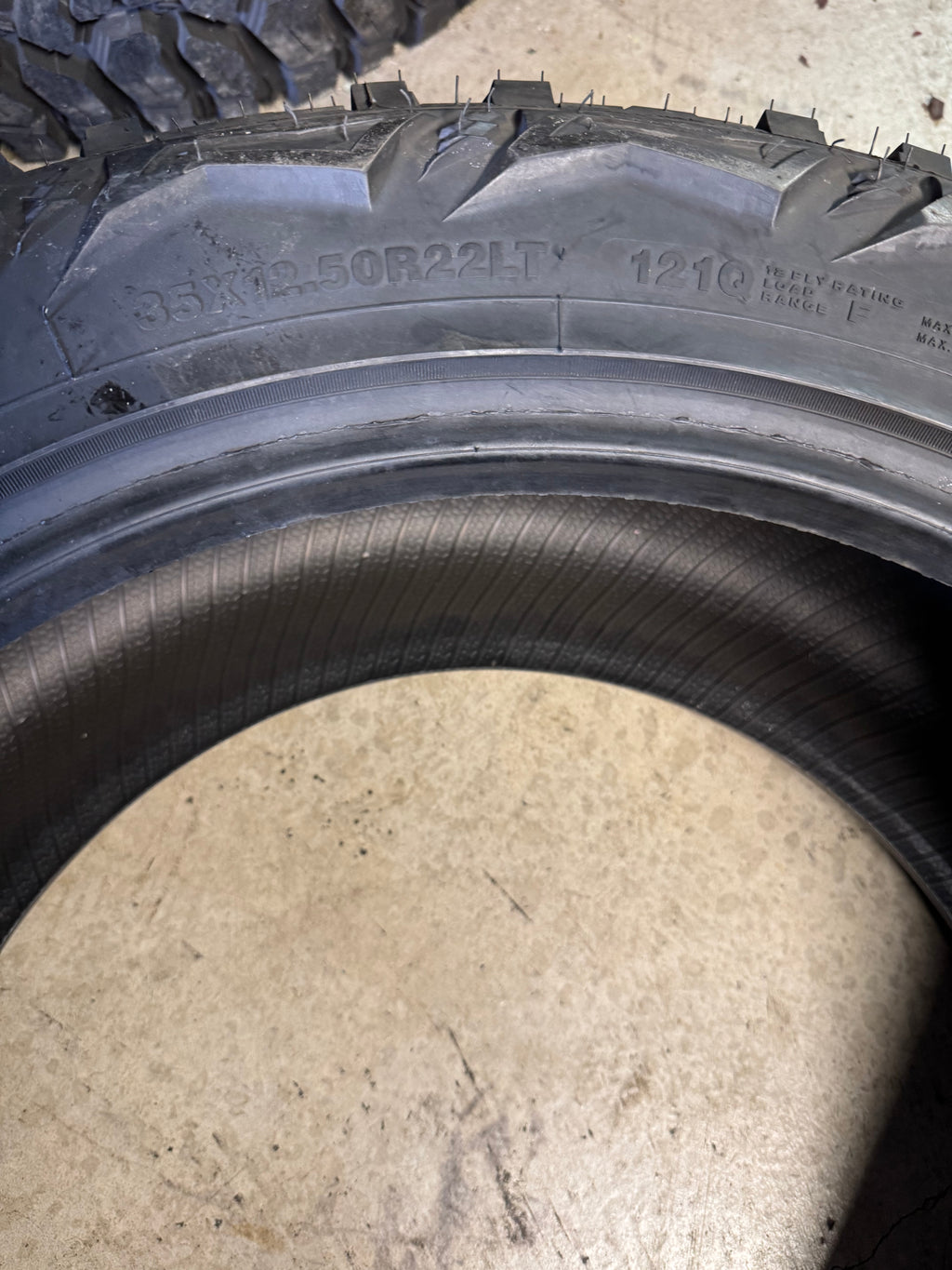 NOS AMERICUS RUGGED M/T BSW LT 35 12.5 22 121Q 12PLY MUD TERRAIN TIRE AMD2506