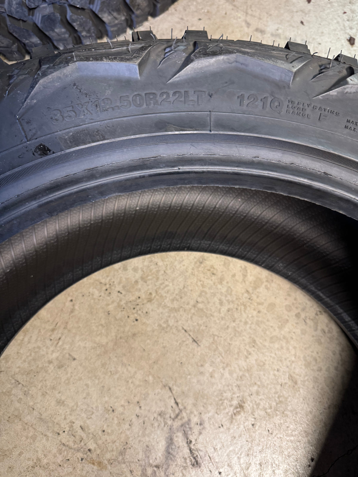 NOS AMERICUS RUGGED M/T BSW LT 35 12.5 22 121Q 12PLY MUD TERRAIN TIRE AMD2506