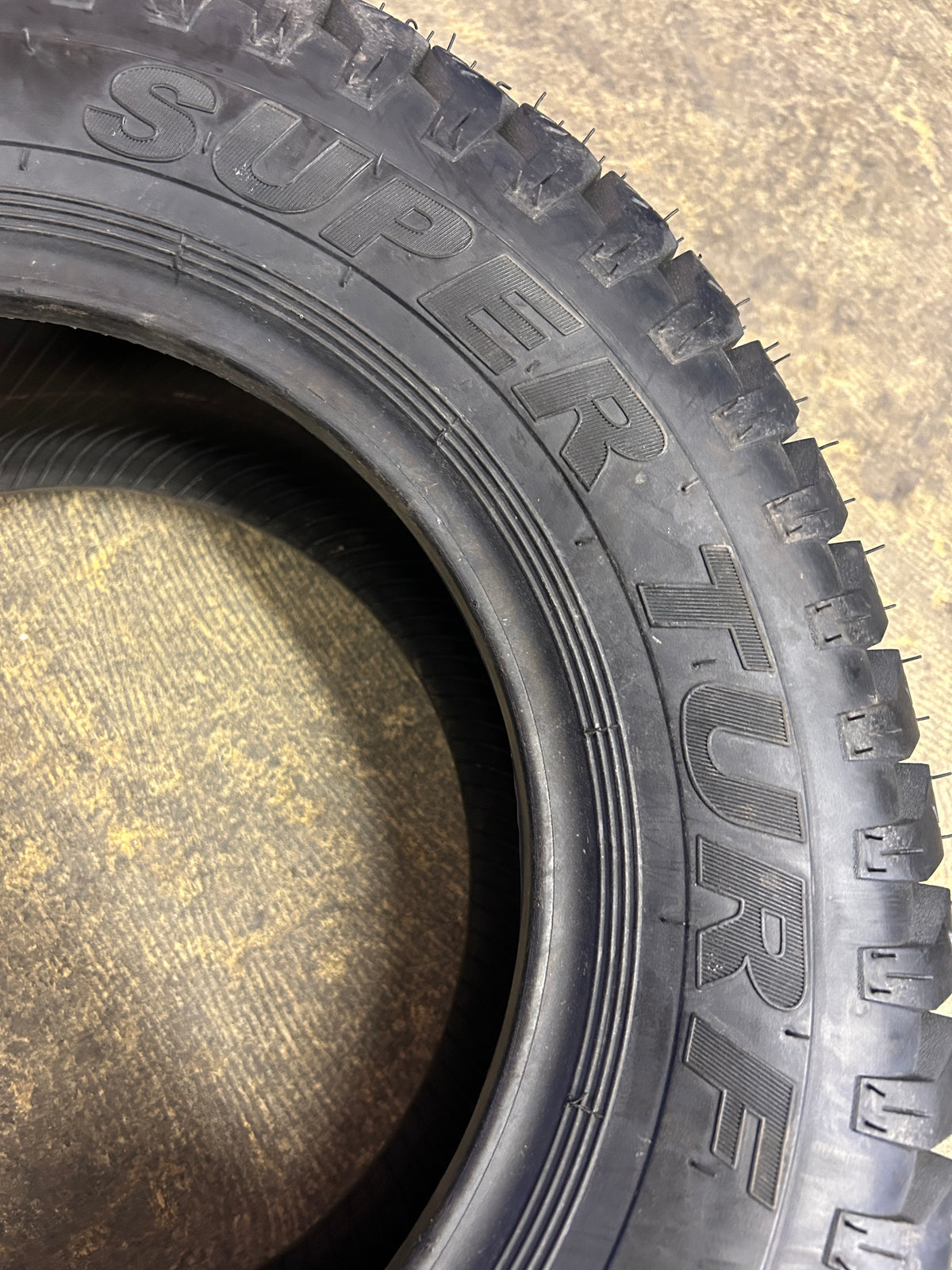 KENDA SUPER TURF K500 BSW  22 9.5 12 4PLY LAWN TIRE 105001272B1