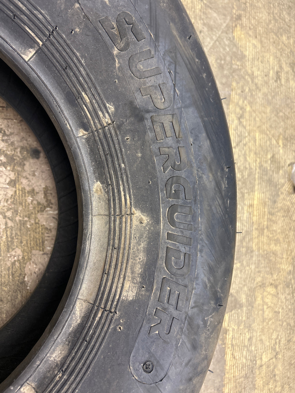 SUPERGUIDER I-1 BSW 9.5L 15 8PLY RIB IMPLEMENT TIRE 16009