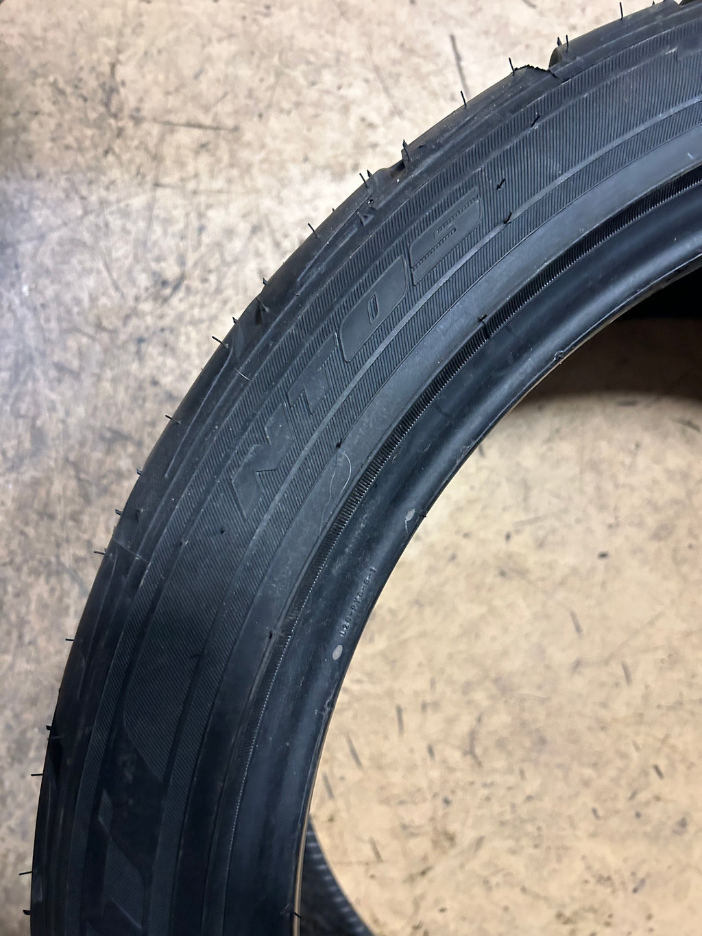 NITTO NT05 BSW P 275 35 20 102W XL HIGH PERFORMANCE TIRE 207220