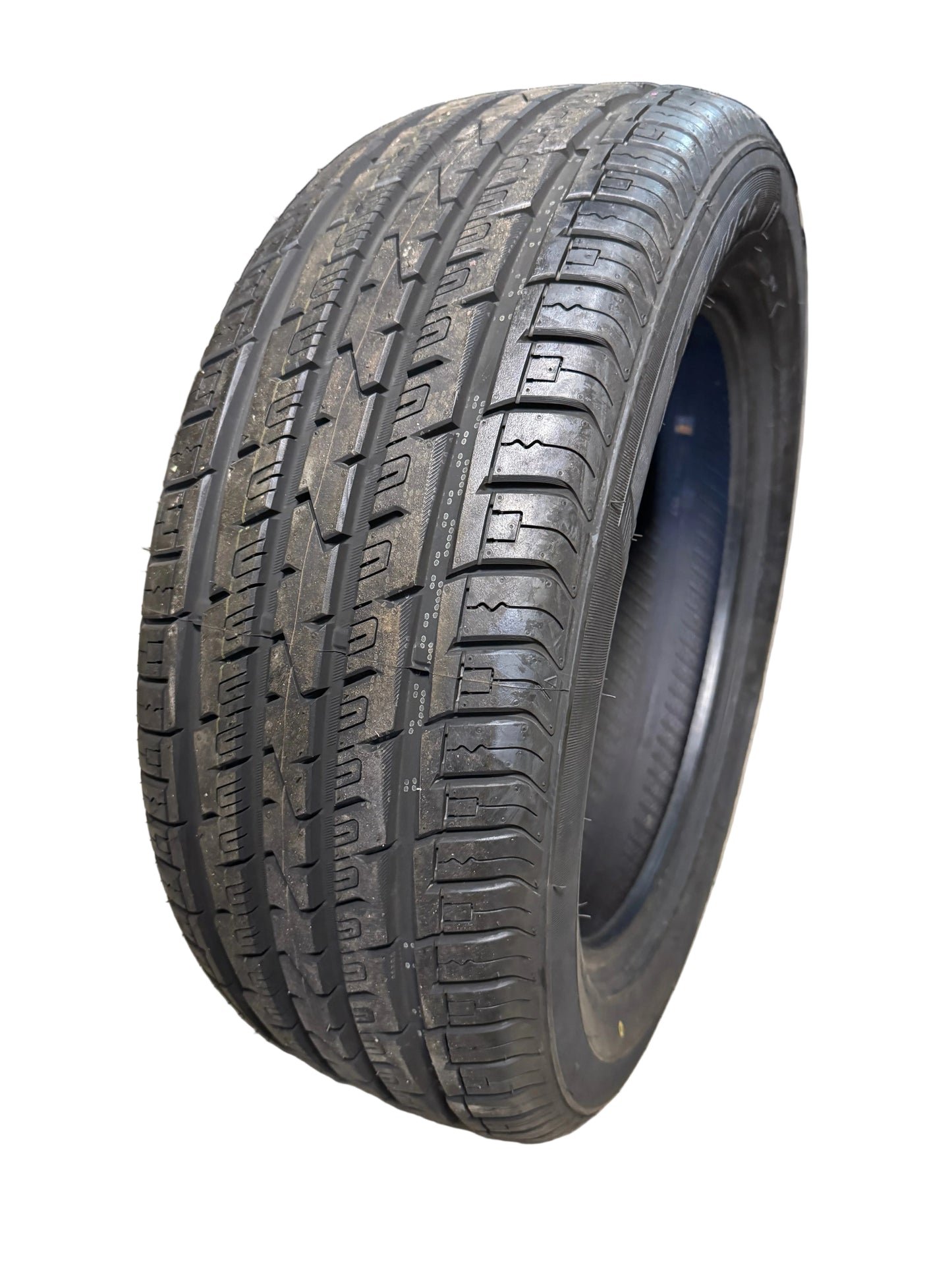 NOS ATTURO AZ610 BSW P 235 55 18 104V XL ALL SEASON TIRE 53017