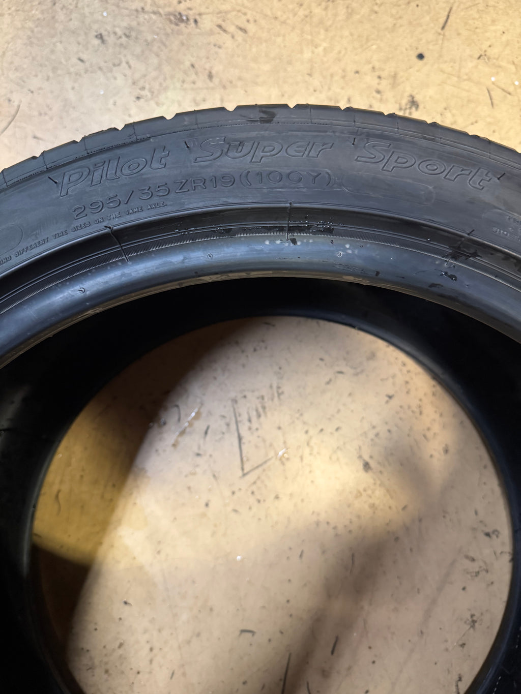 2 MICHELIN PILOT SUPER SPORT BSW P 295 35 19 100Y UHP SUMMER TIRE 08022