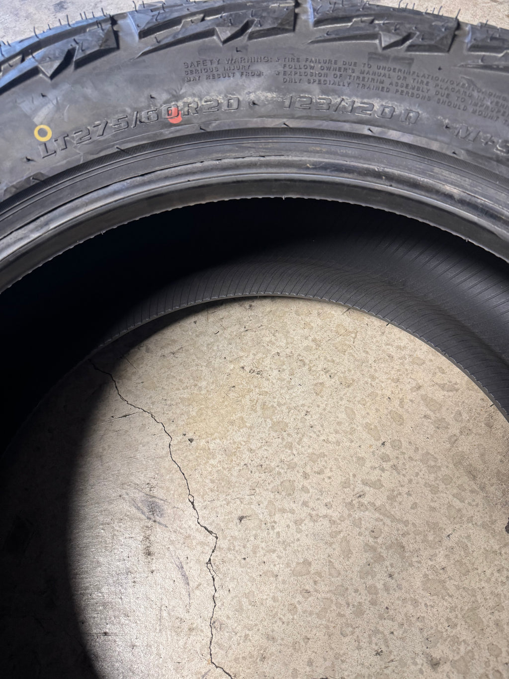 NOS KANATI MUD HOG M/T BSW LT 275 60 20 123/120Q 10PLY MUD TERRAIN TIRE L2027560E252