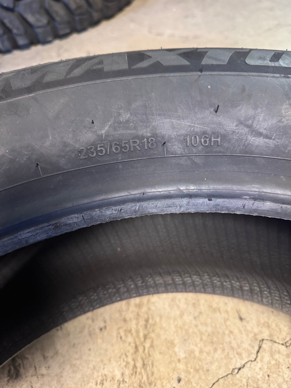 GT RADIAL MAXTOUR LX BSW P 235 65 18 106H ALL SEASON TIRE 100UA3554