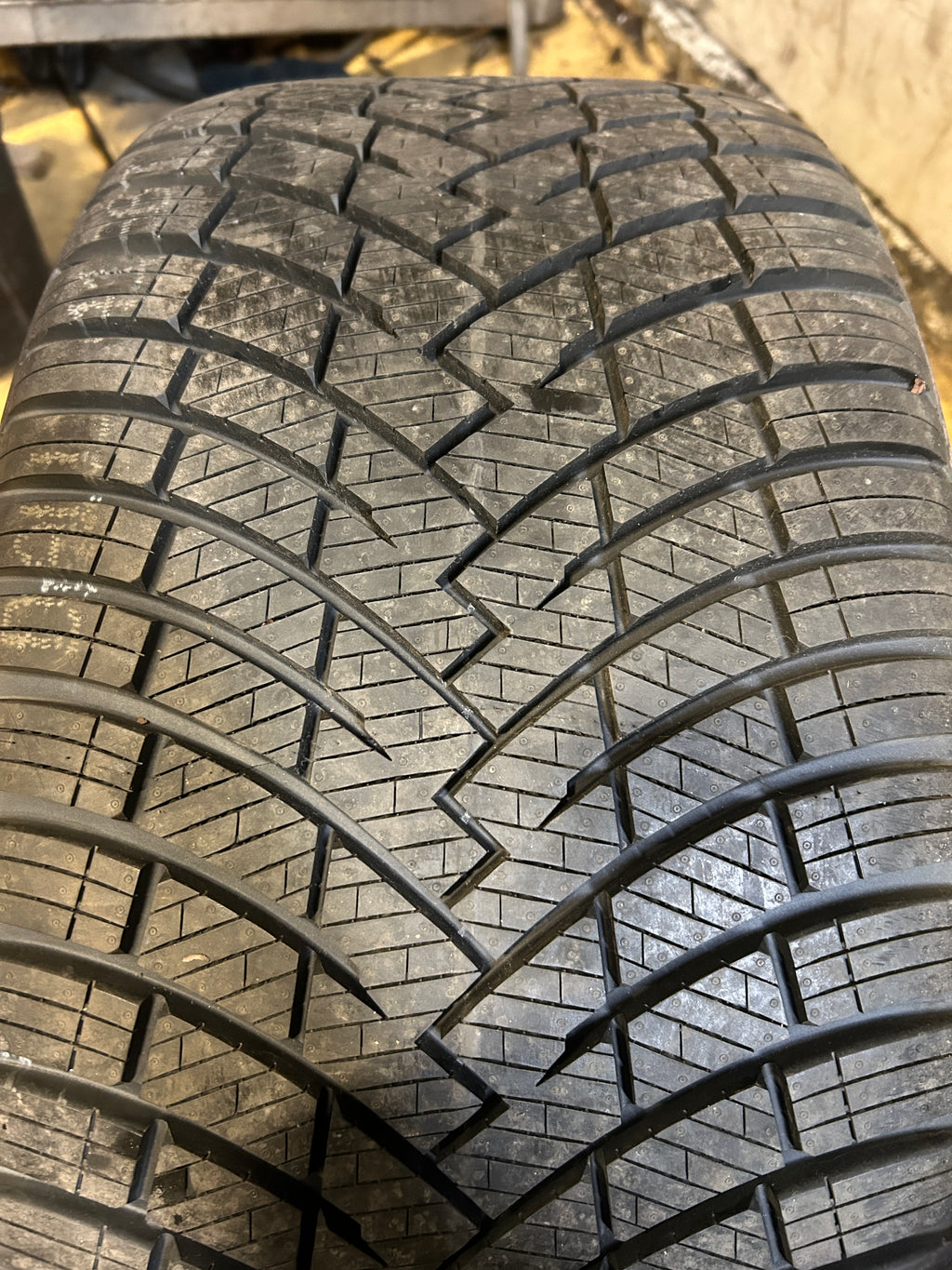 PIRELLI CINTURATO WEATHERACTIVE P 275 35 20 102Y XL ALL WEATHER TIRE 4166300