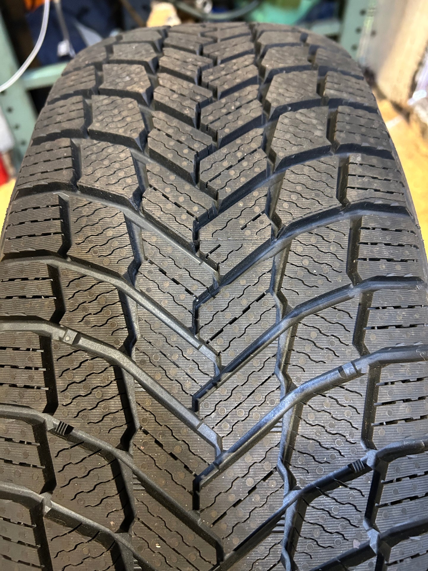 2 MICHELIN X-ICE SNOW SUV BSW P 235 65 17 108T XL WINTER TIRE 06558