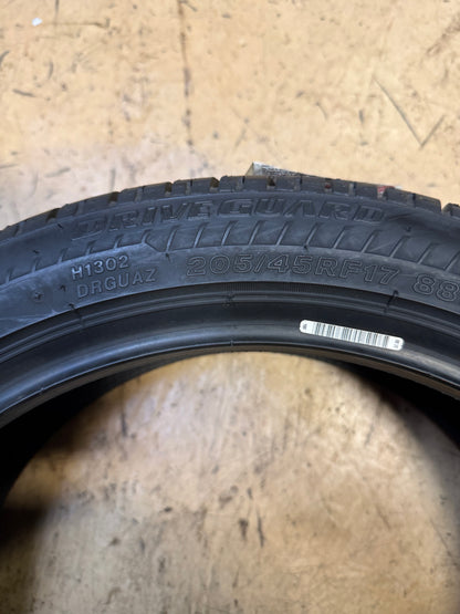 2 NOS BRIDGESTONE DRIVEGUARD (RFT) BSW P 205 45 17 88W XL ALL SEASON TIRE 011612