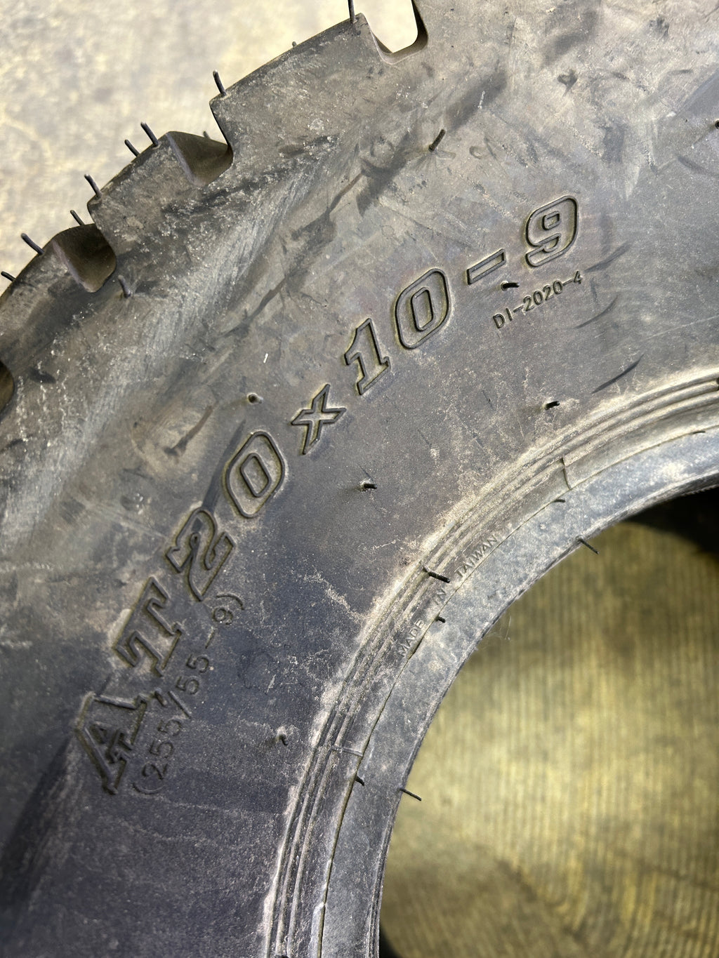 DURO SCORCHER BSW AT 20 10 9 27N 2PLY ATV/UTV TIRE 3120200092010A