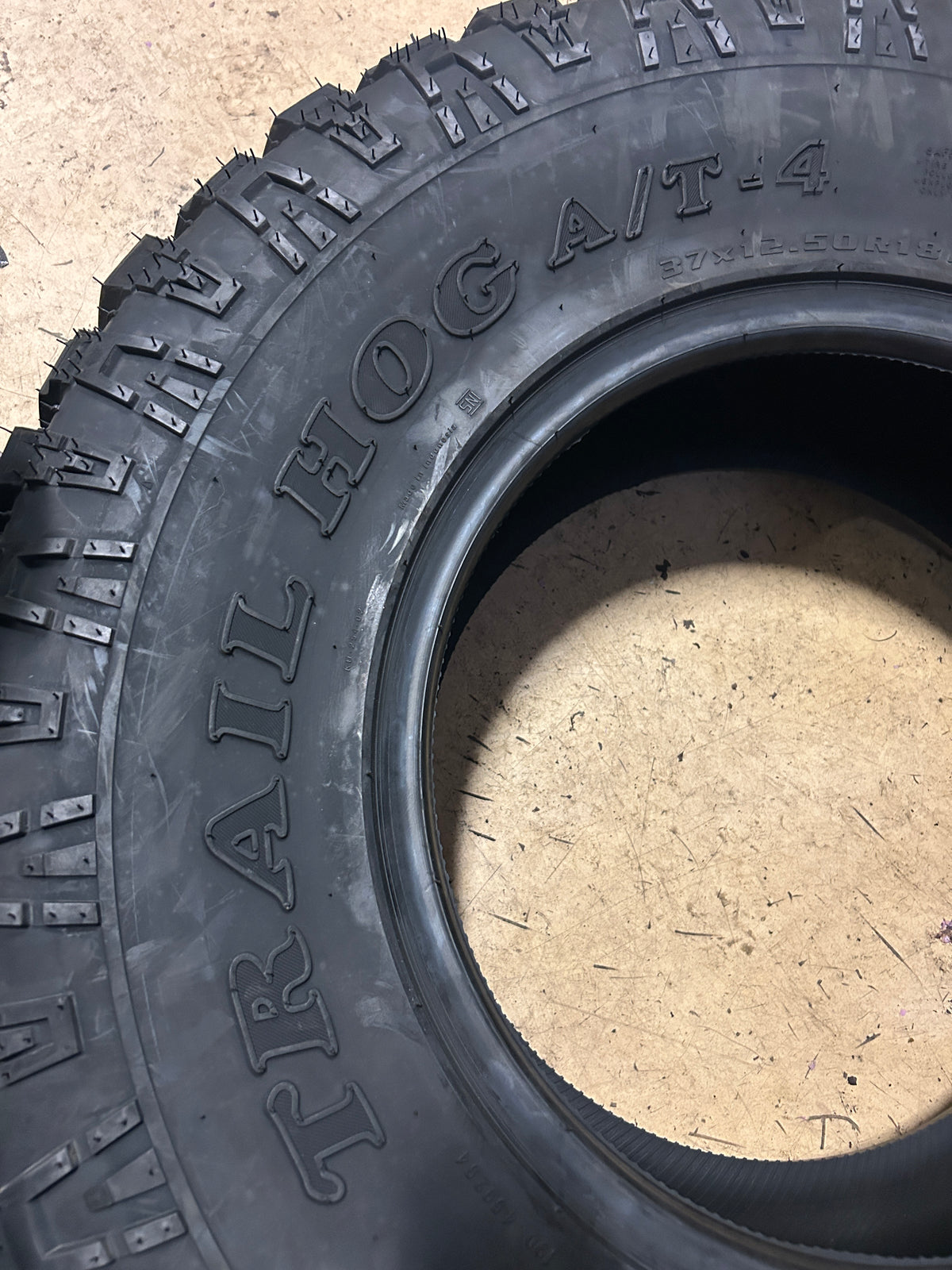 KANATI TRAIL HOG A/T-4 BSW LT 37 12.5 18 128Q ALL TERRAIN TIRE LTH1837125E