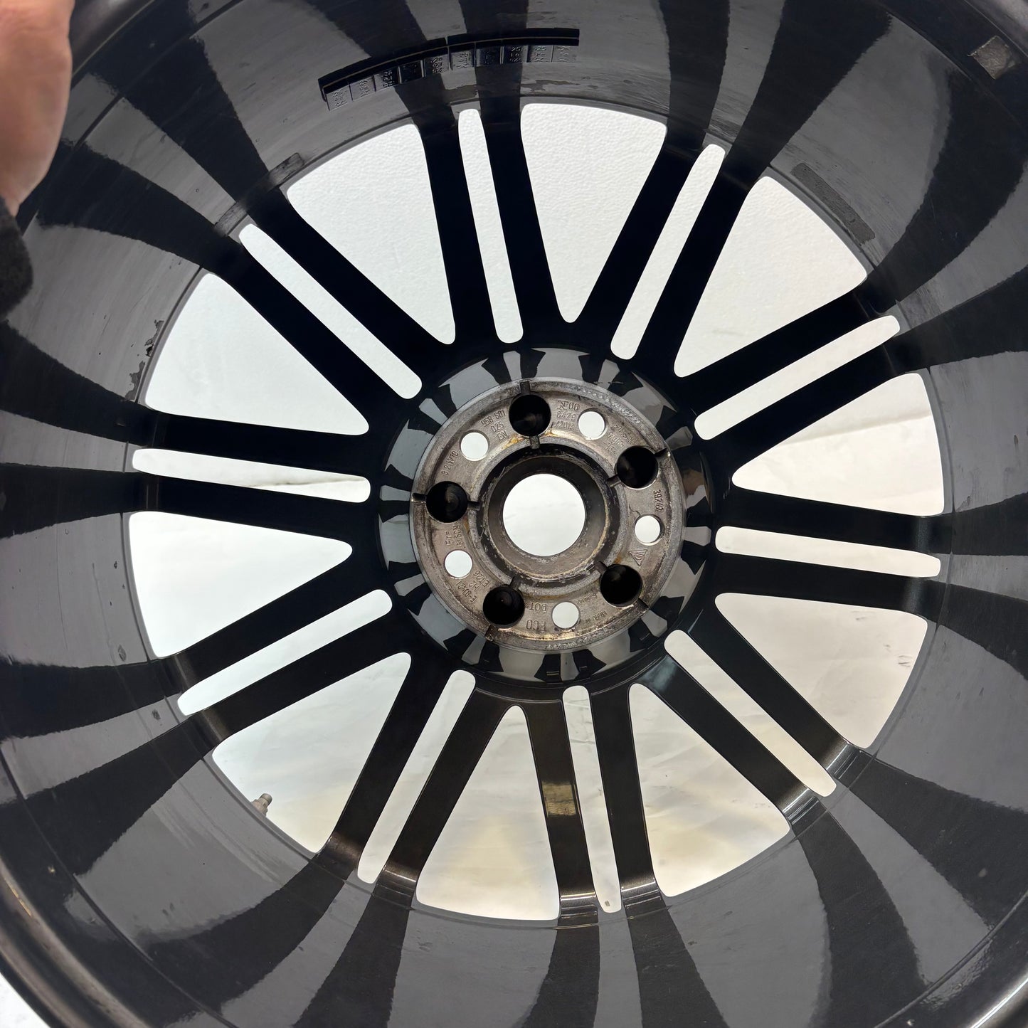 GENUINE PORSCHE MACAN 21 INCH STAGGERED SET F:21X9 ET26 R:21X10 ET26 WHEELS