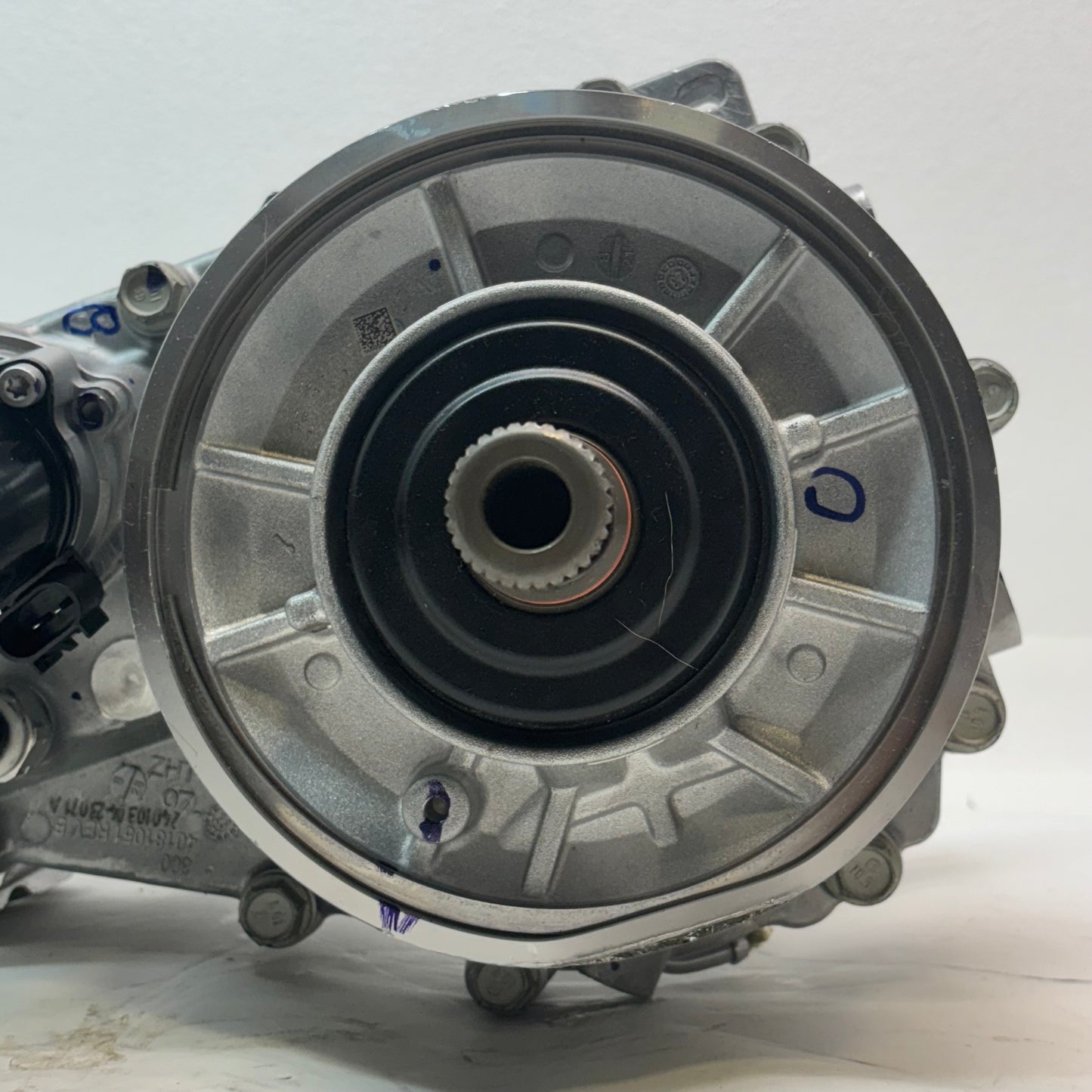 MOPAR REAR AXLE DIFFERENTIAL AWD LUX, FWD, 35TH ANNIVERSARY 53010758AH (DAMAGE)
