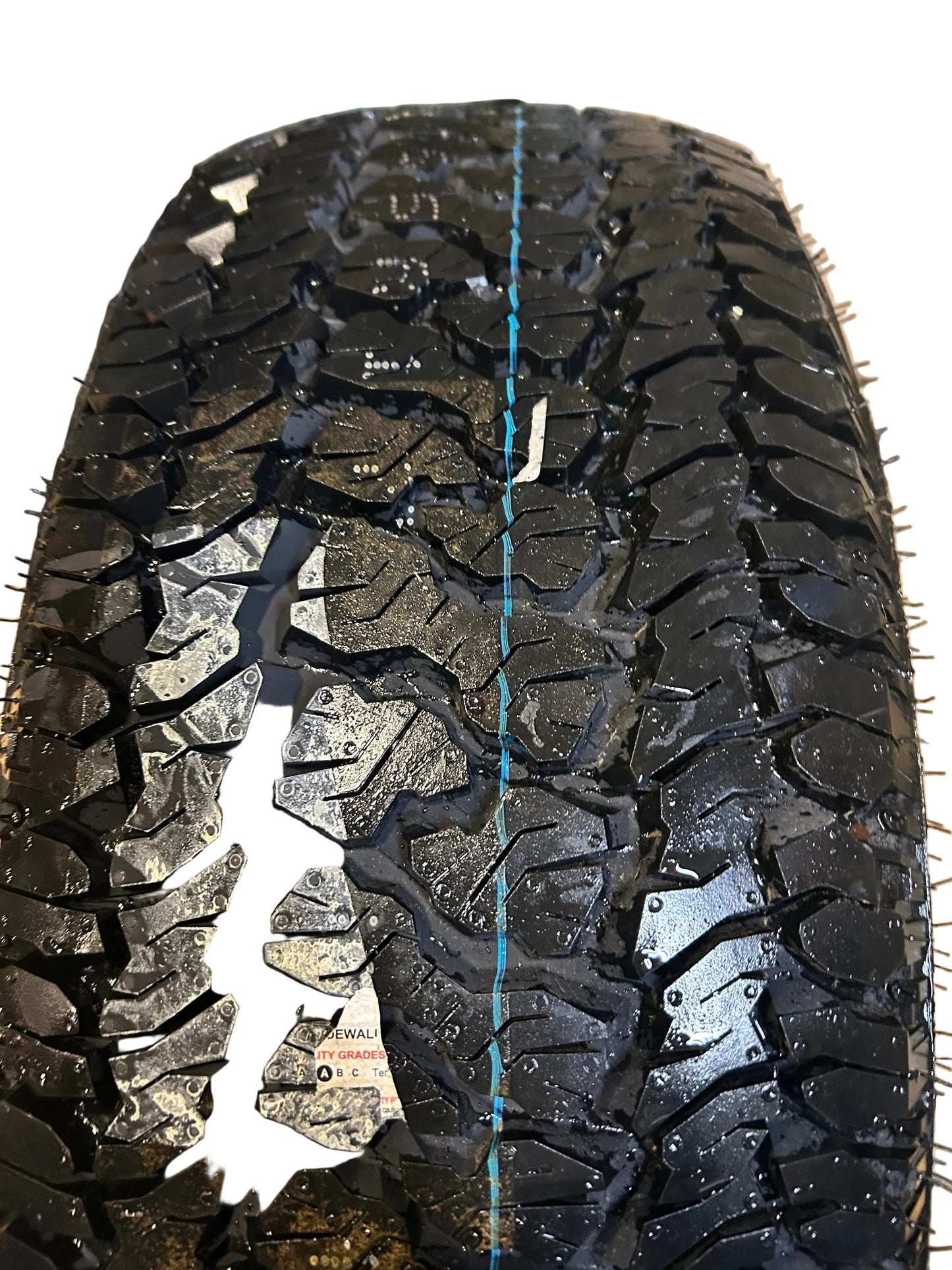 2 NOS KUMHO ROAD VENTURE AT51 BSW P 265 65 17 112T ALL TERRAIN TIRE 2205283