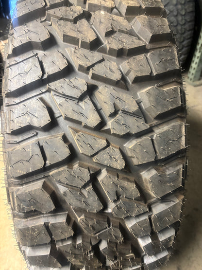 LANDSPIDER WILDTRAXX M/T  BSW LT  35 12.5 20 121Q LRE 10 PLY MUD TERRAIN TIRE EMT018