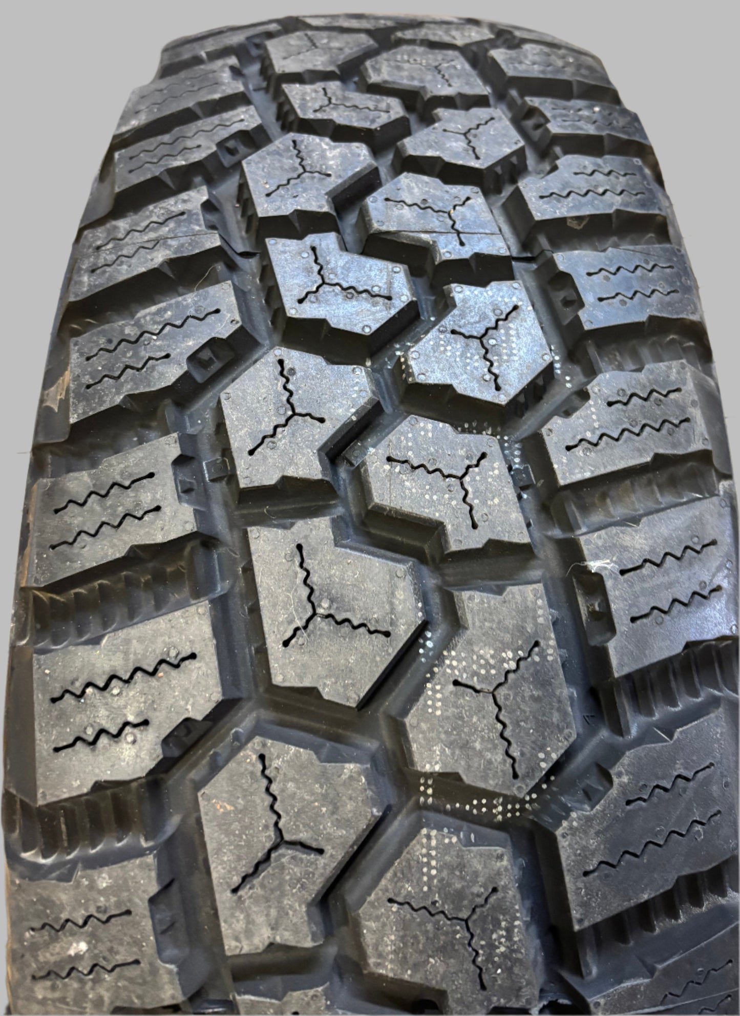 COOPER DISCOVERER RUGGED TREK BSW P 255 70 18 116T XL ALL TERRAIN  TIRE 171104005