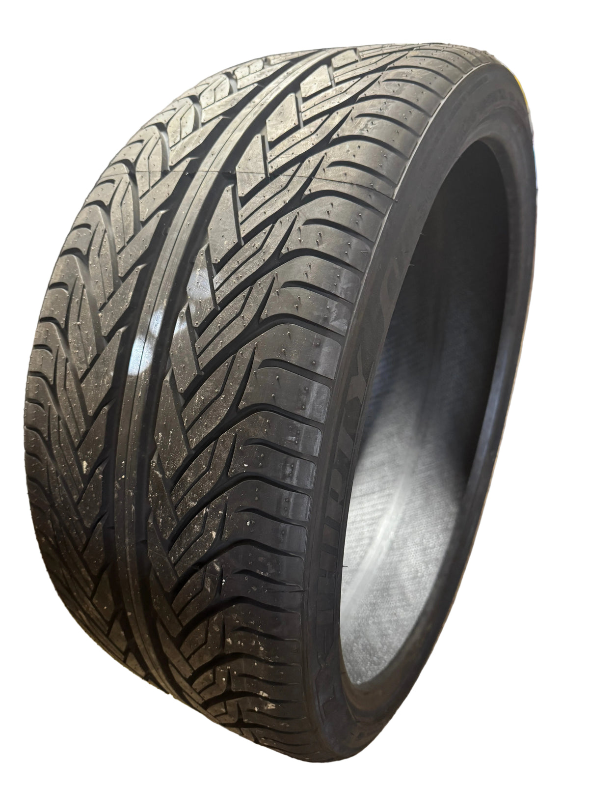 LEXANI LX-THIRTY BSW P 305 30 26 109W XL UHP ALL SEASON TIRE LXST302630020
