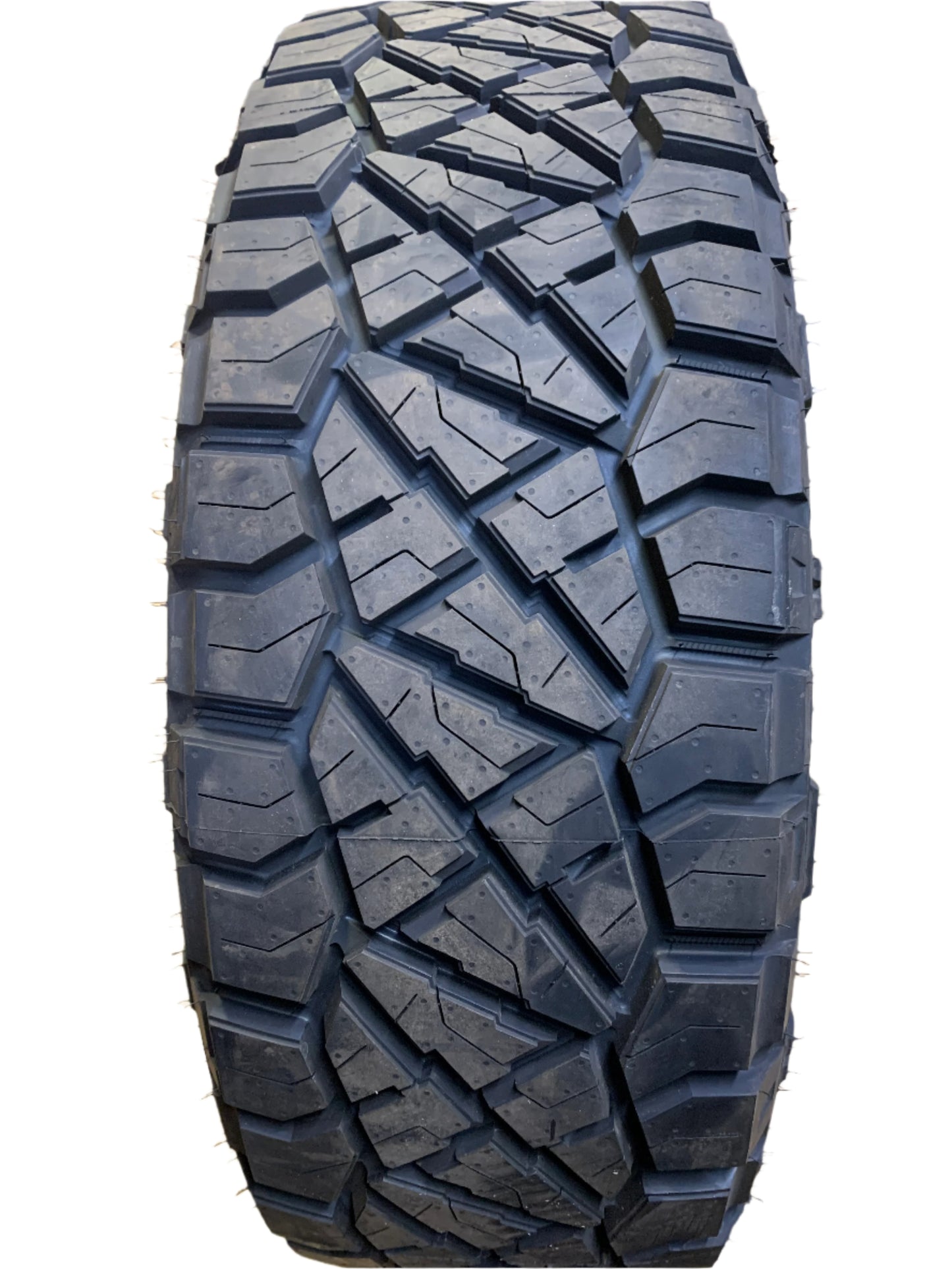 USED 12/32" NITTO RIDGE GRAPPLER LT 275 65 20 126Q 10PLY RUGGED TERRAIN TIRE 217150