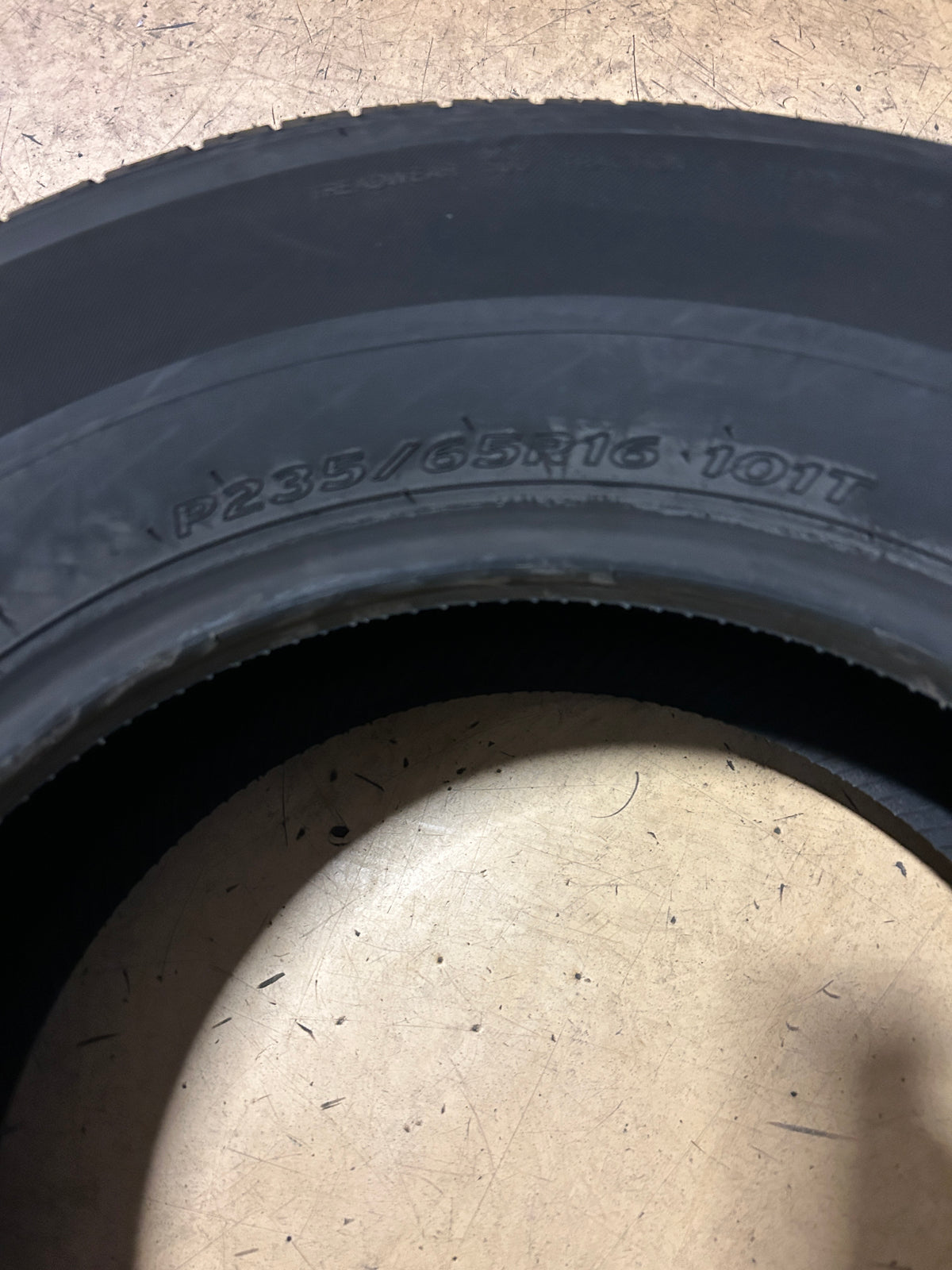 NOS HANKOOK OPTIMO H724 BSW P 235 65 16 101T ALL SEASON TIRE 1011700