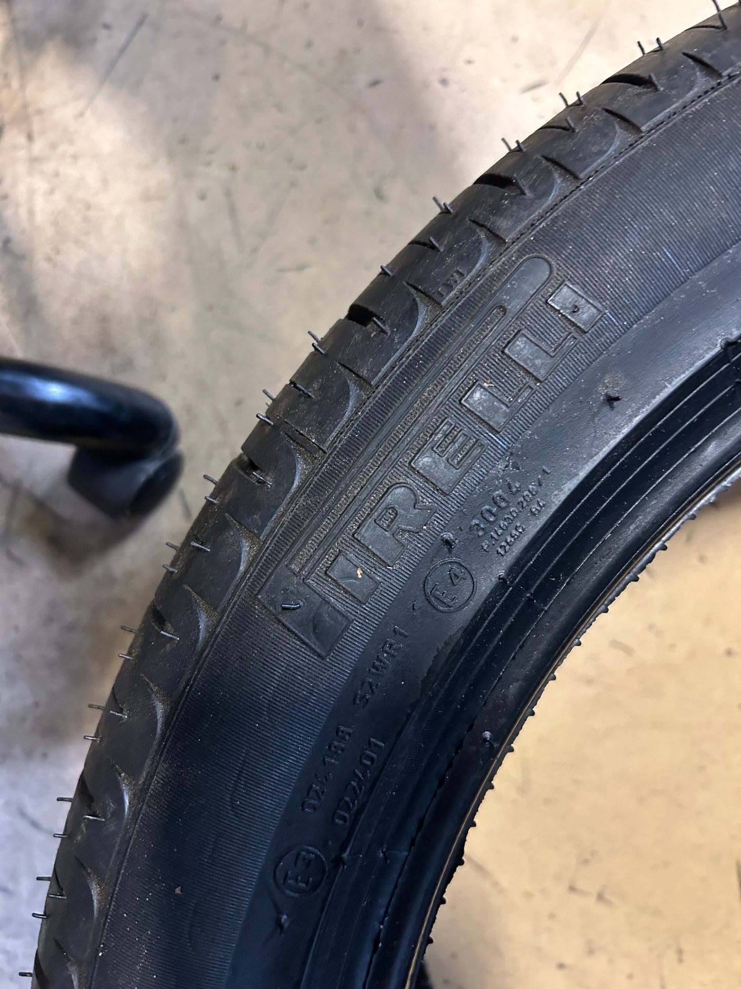 NOS PIRELLI SCORPION ZERO 4 BSW P 275 40 20 106Y XL ALL SEASON TIRE 1629900