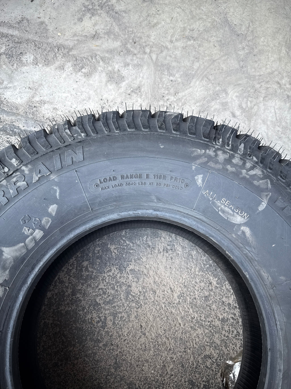 NOS TREADWRIGHT WARDEN 2 LT 235 85 16 10PLY LRE ALL TERRAIN TIRE TW35851610