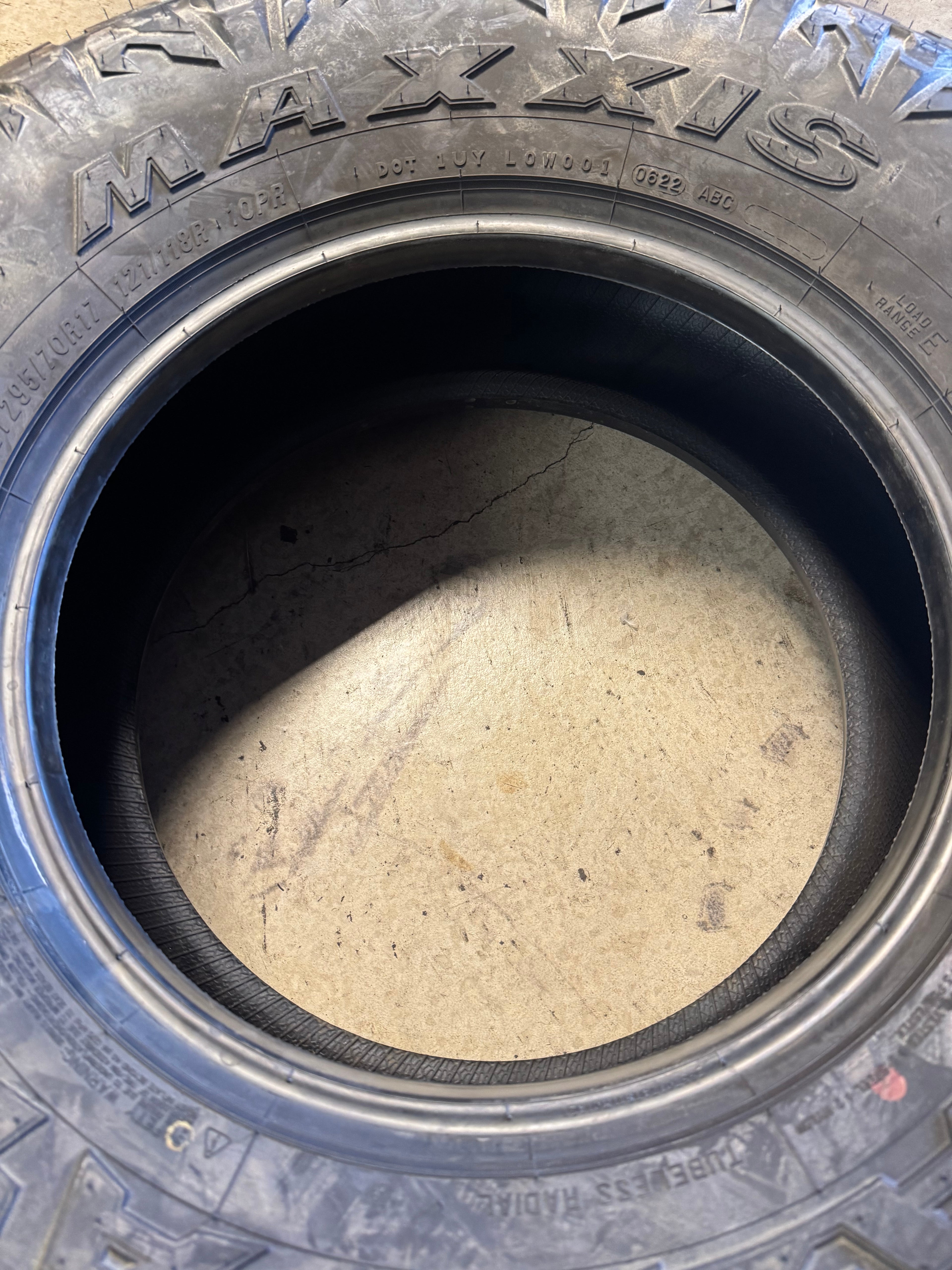 2 MAXXIS RAZR AT BSW LT 295 70 17 121/118R 10PLY ALL TERRAIN TIRE TL00049600