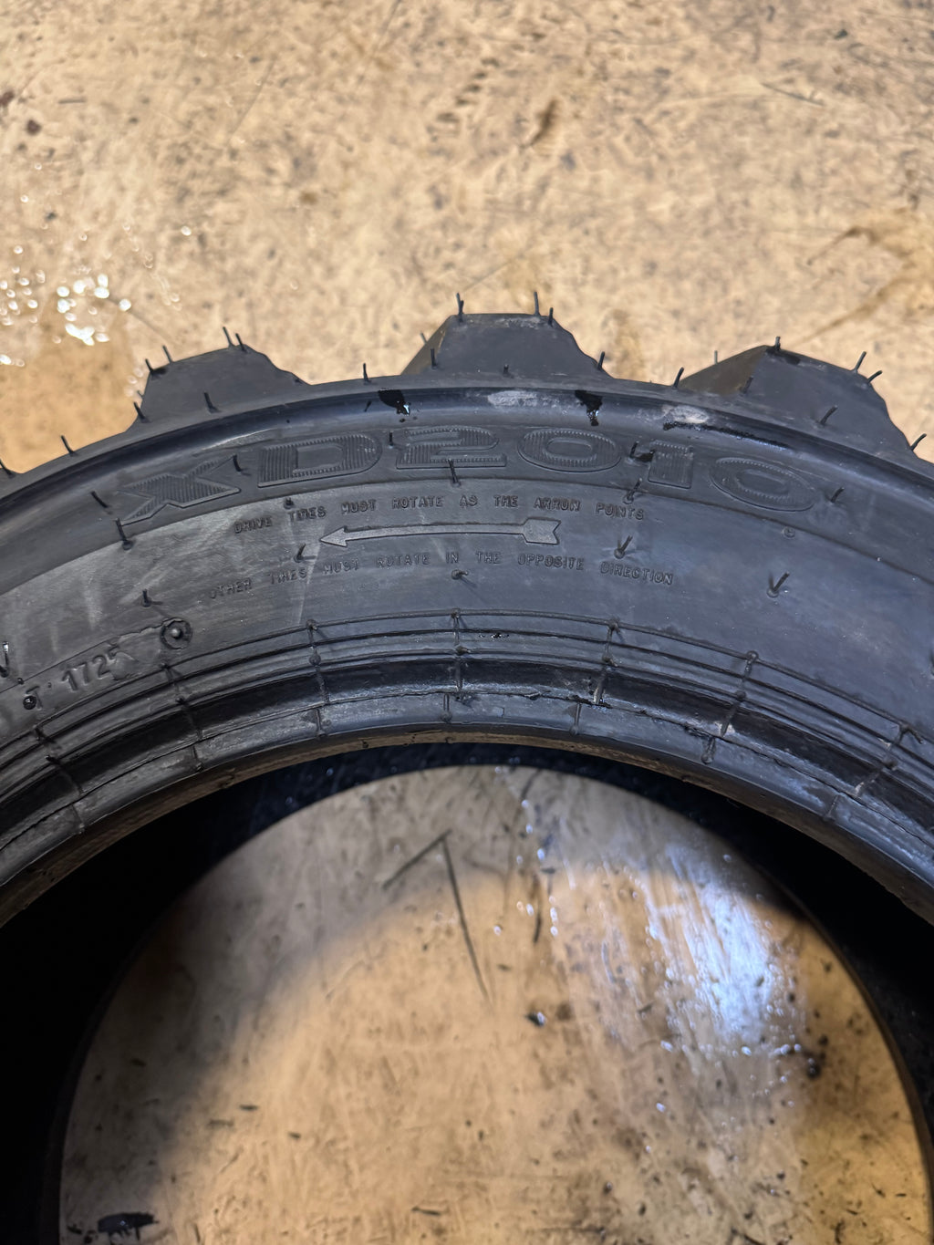 GALAXY XD2010 118A2 BSW  27 8.5 15 8PLY INDUSTRIAL TIRE 11114233