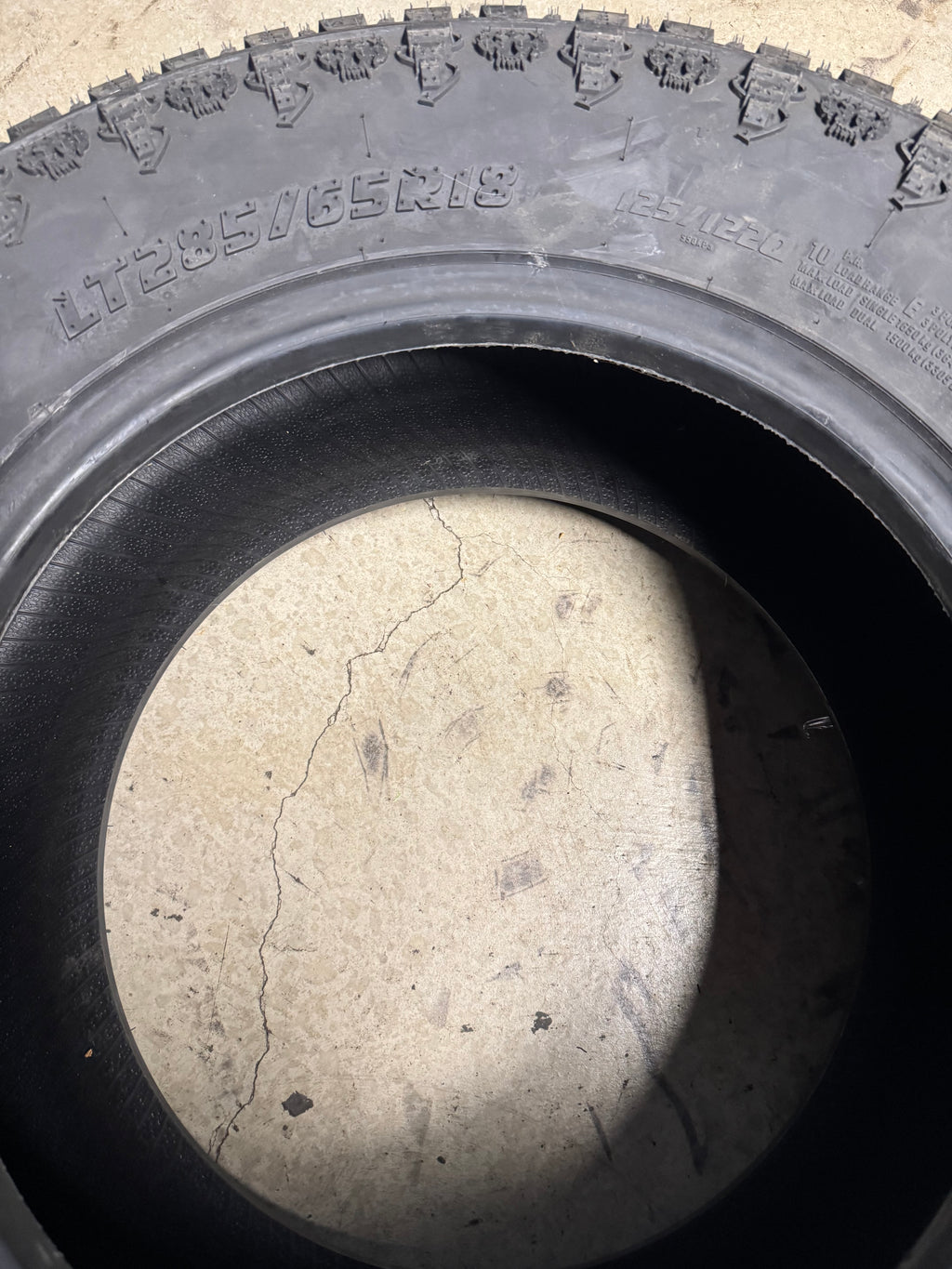 RADAR RENEGADE R/T BSW LT 285 65 18 125/122Q 10PLY RUGGED TERRAIN TIRE RASYTH0133